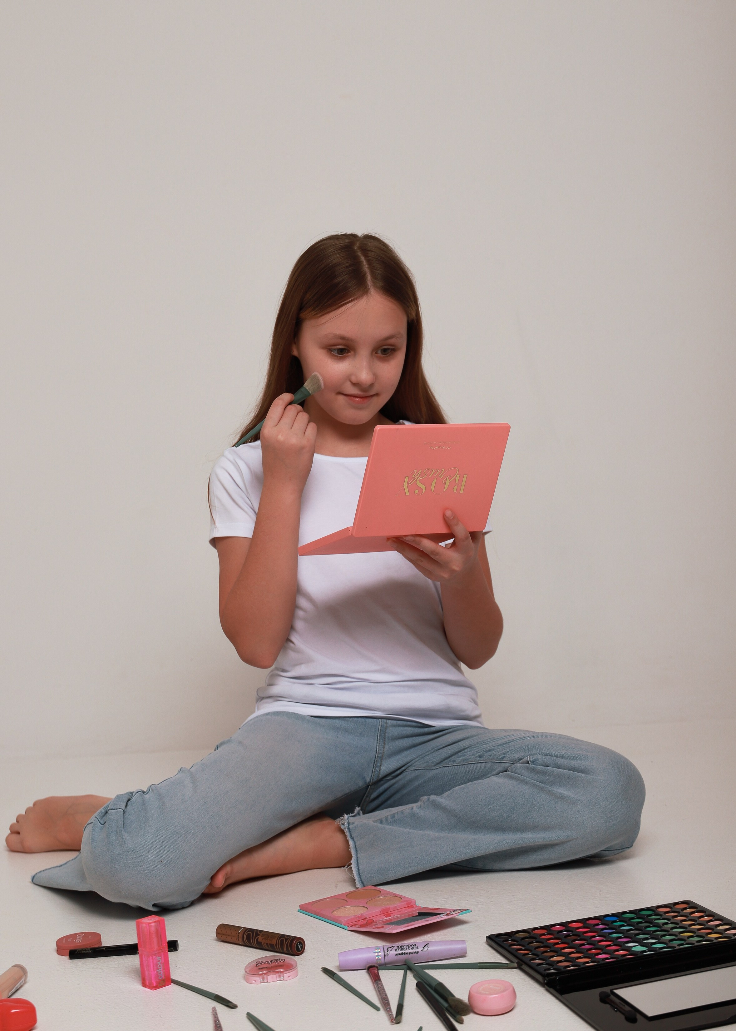 В джинсах. Фотограф Юлия Мальцева