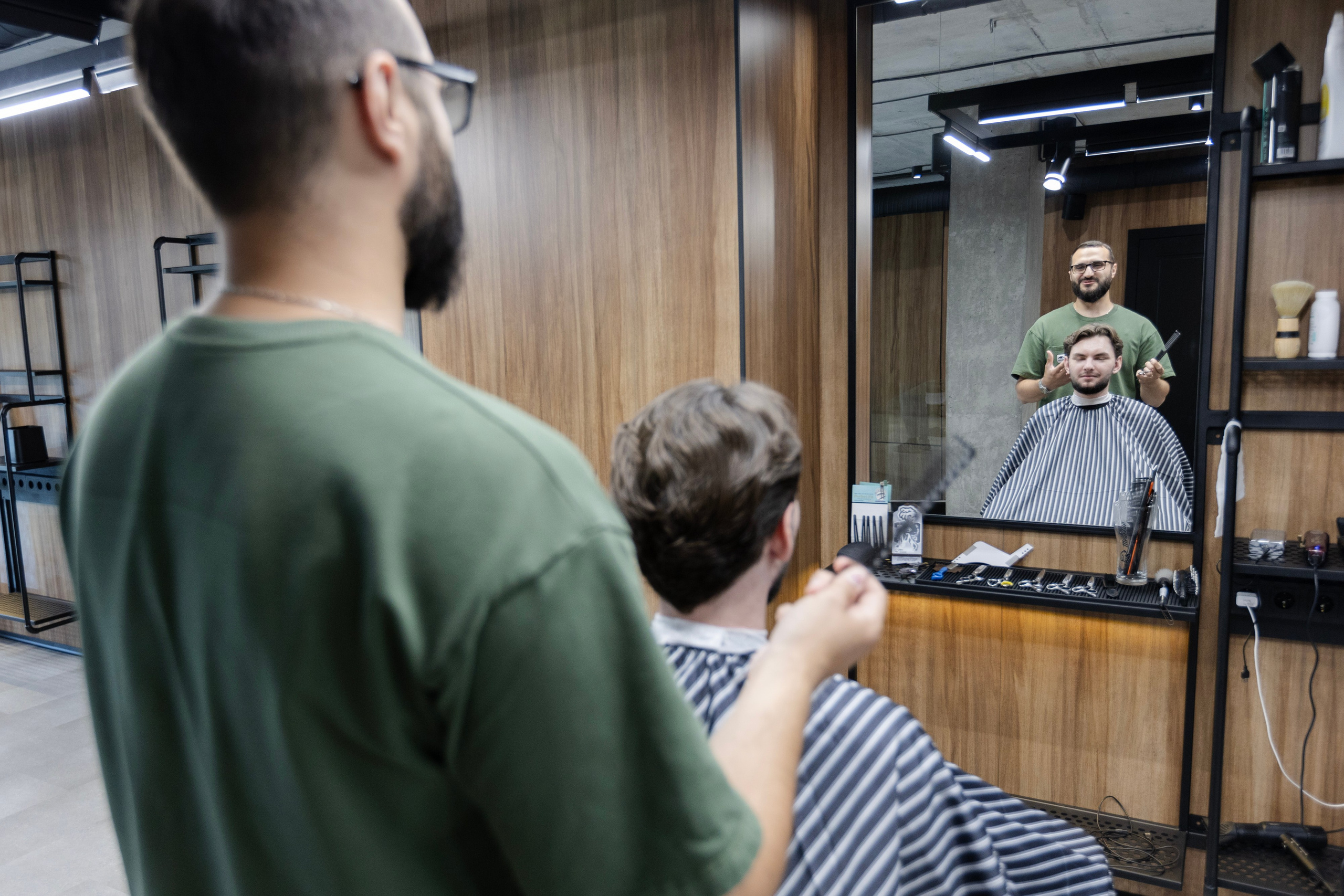 Денис Бирюков. Барбер, священник и учитель. Репортажный фотограф Наталья Лапцевич