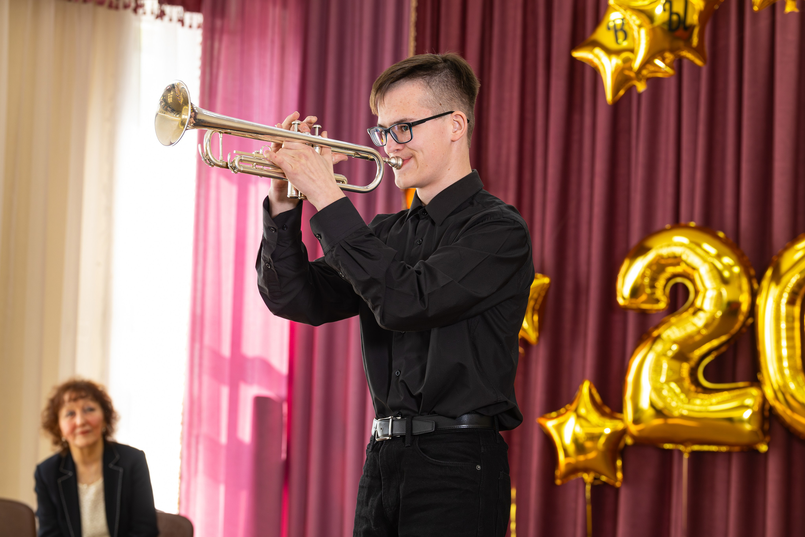 Выпускной музыкальная школа № 8. Фотограф Александр Поздняков  Новосибирск