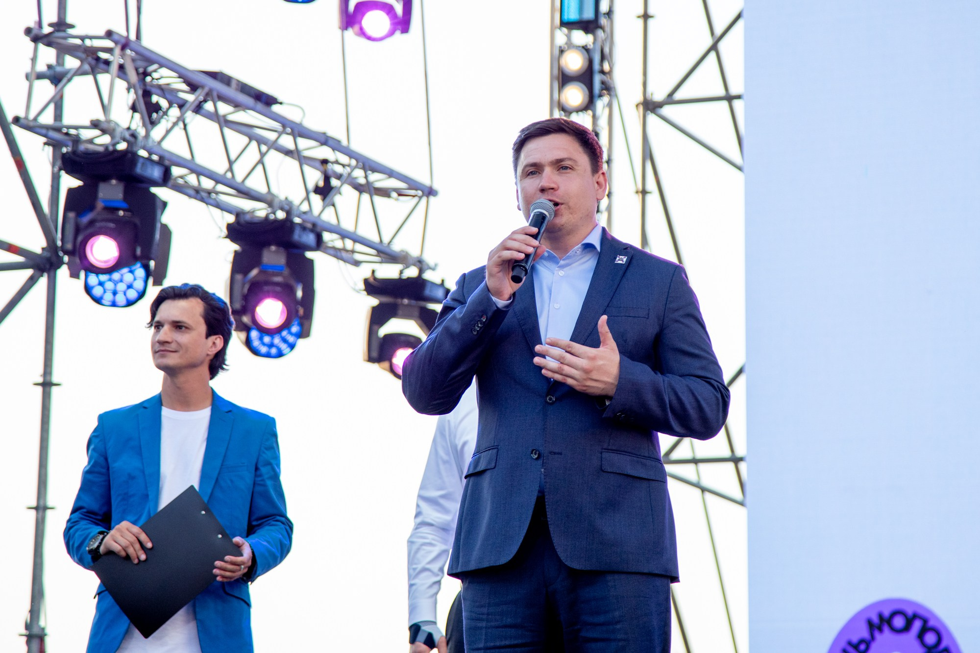 Краевой День молодёжи в Краснодаре 2023. Репортажный, промышленный и маркетплейс-фотограф Дмитрий Чернат