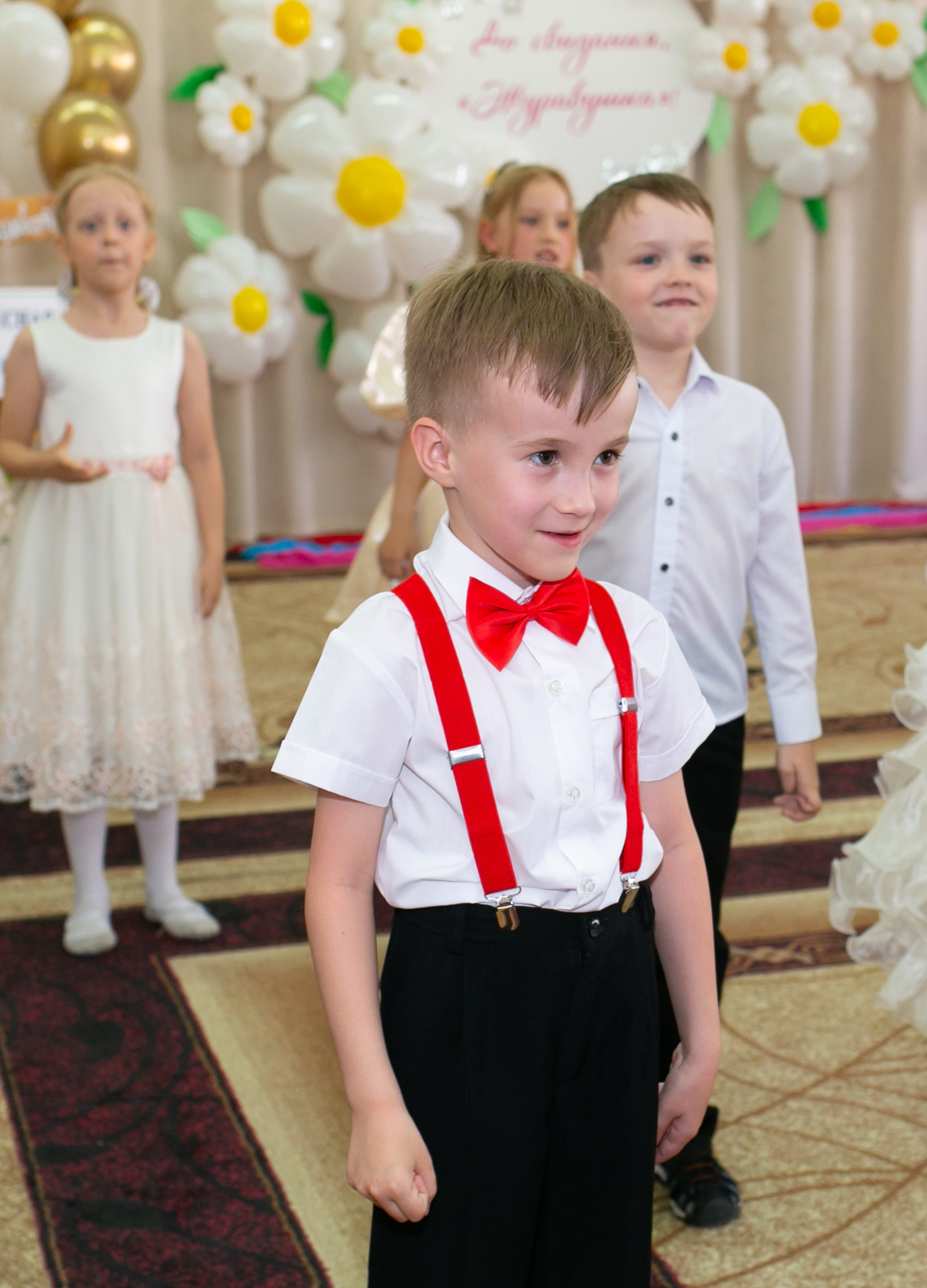 Выпускные и Утренники. Фотограф новорожденных и семейный фотограф НСО г. Бердск Марина Львова