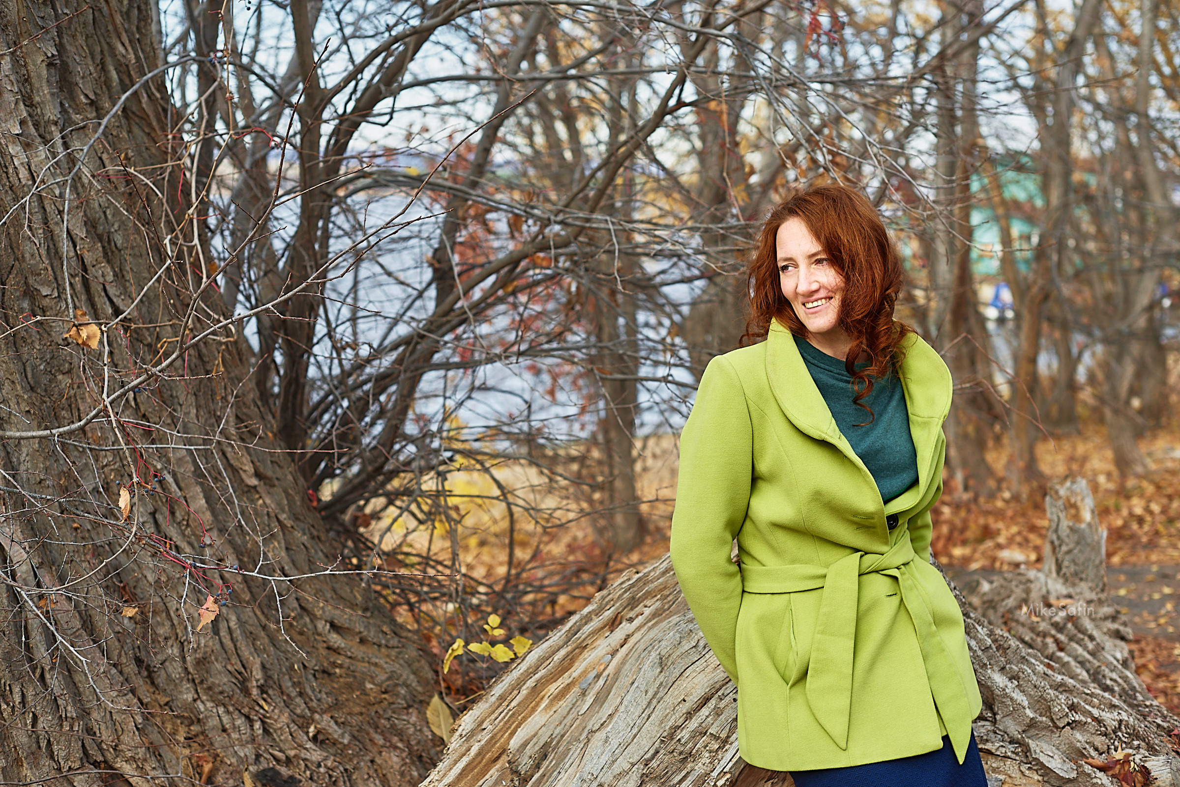 Прогулочная фотосессия осенью на берегу руки