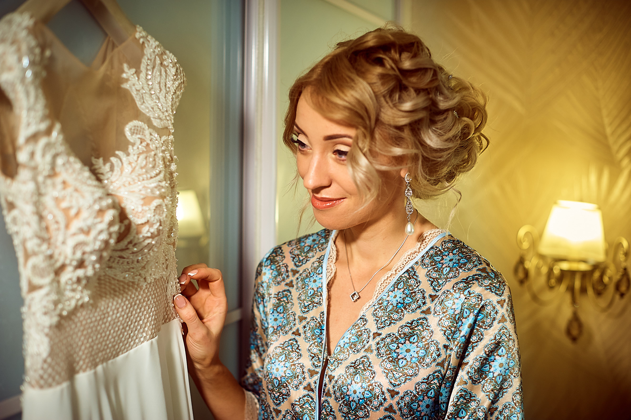 Свадебные фото у озера на природе Сургут