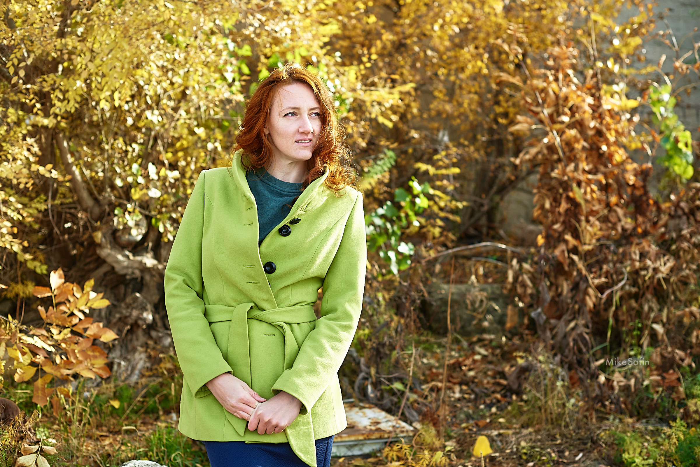 Прогулочная фотосессия осенью на берегу руки