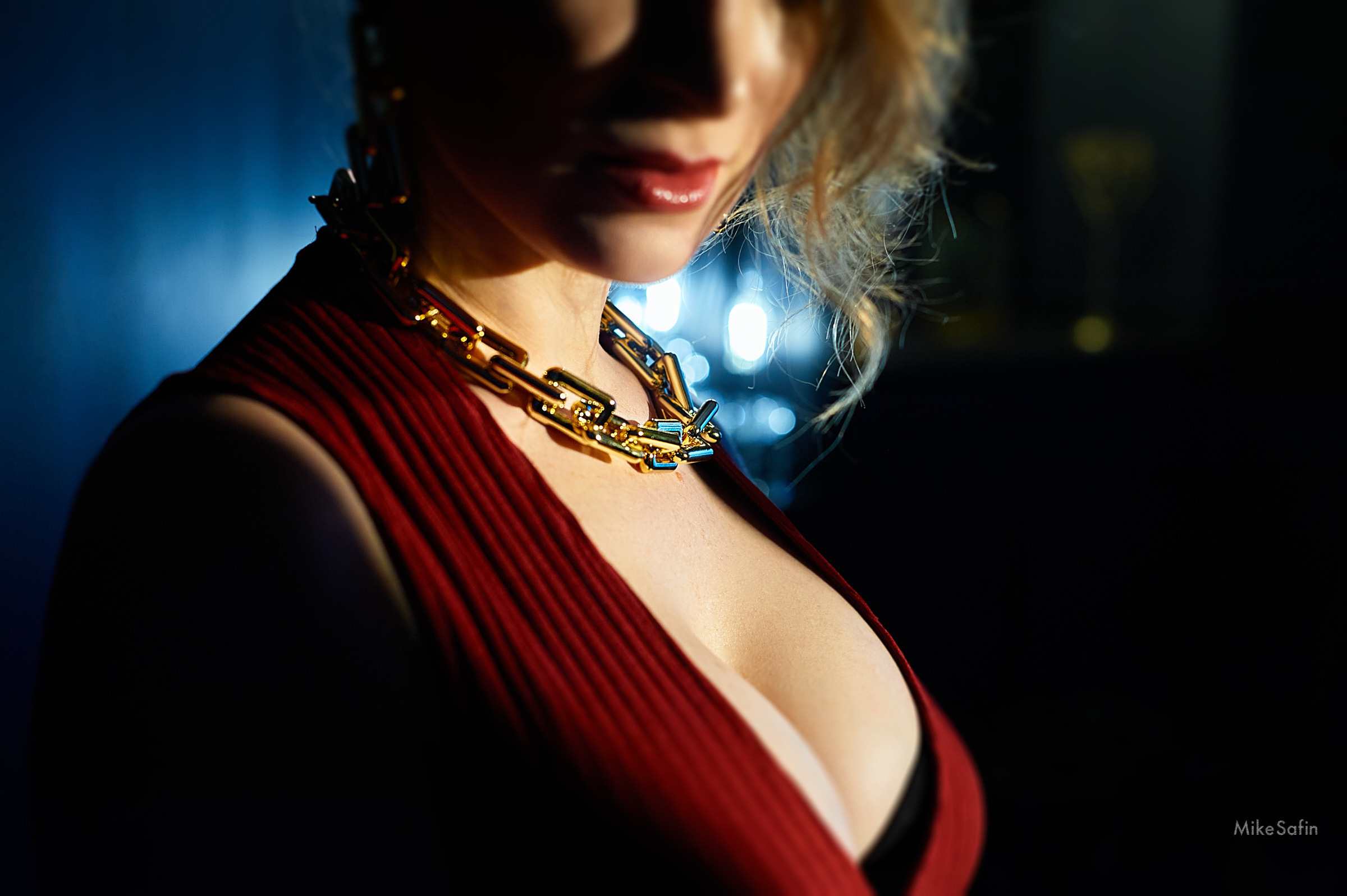 Фото бижутерии на девушке в студии для интернет-магазина маркетплейса