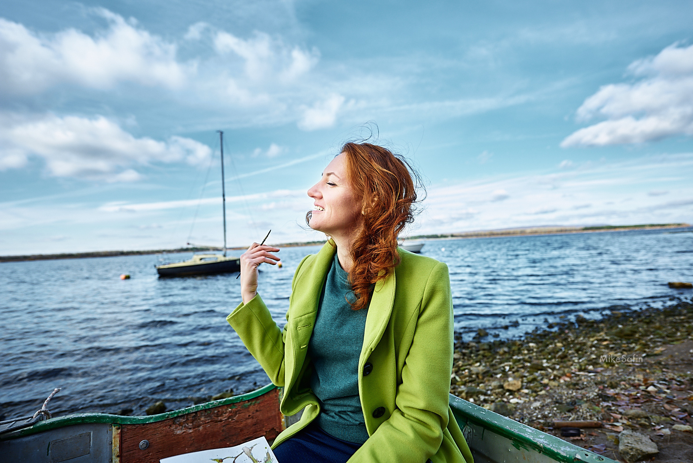 Прогулочная фотосессия осенью на берегу руки