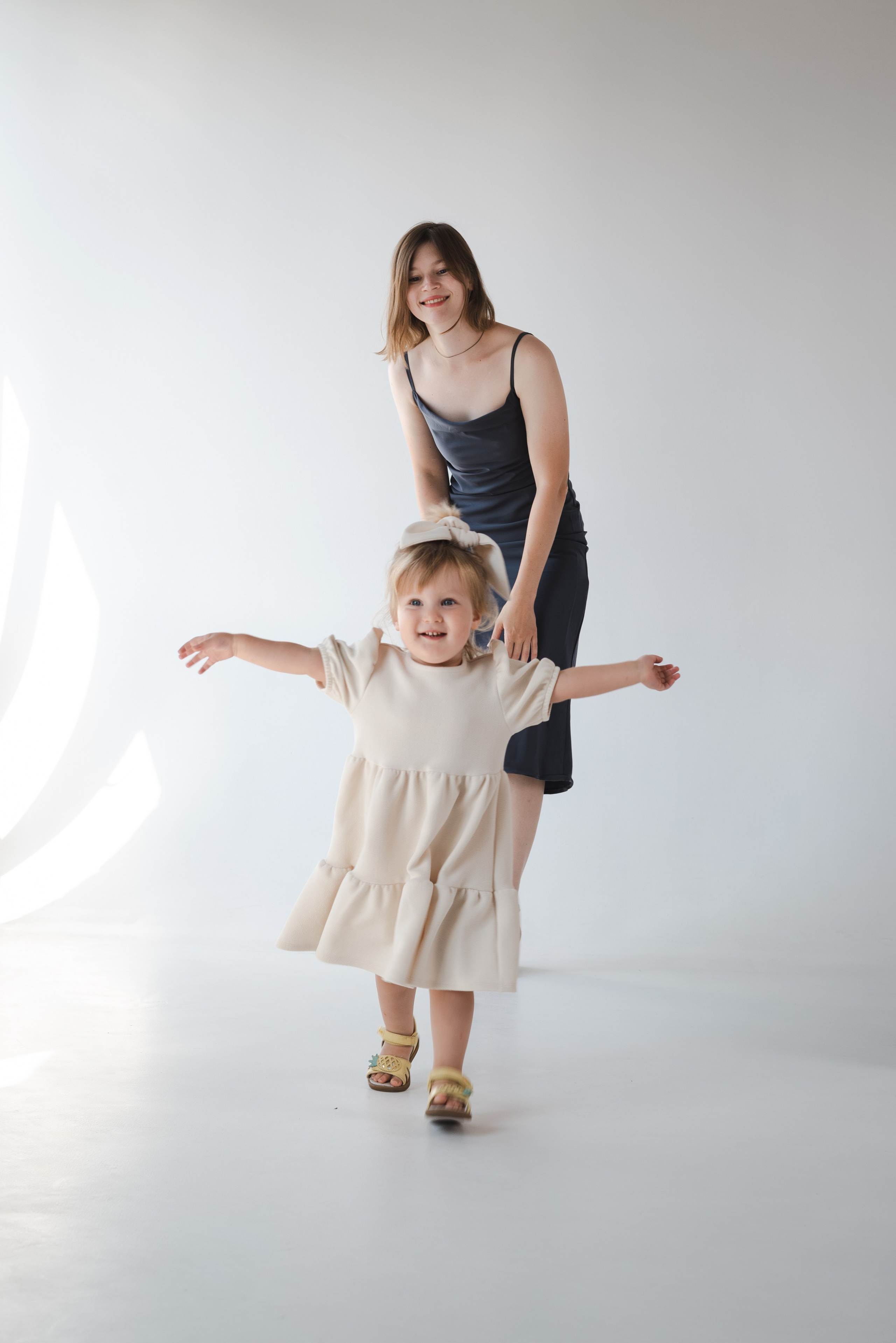 Семейная фотосессия минимализм. Фотограф в Воронеже. Портреты, контент, семейные сьемки