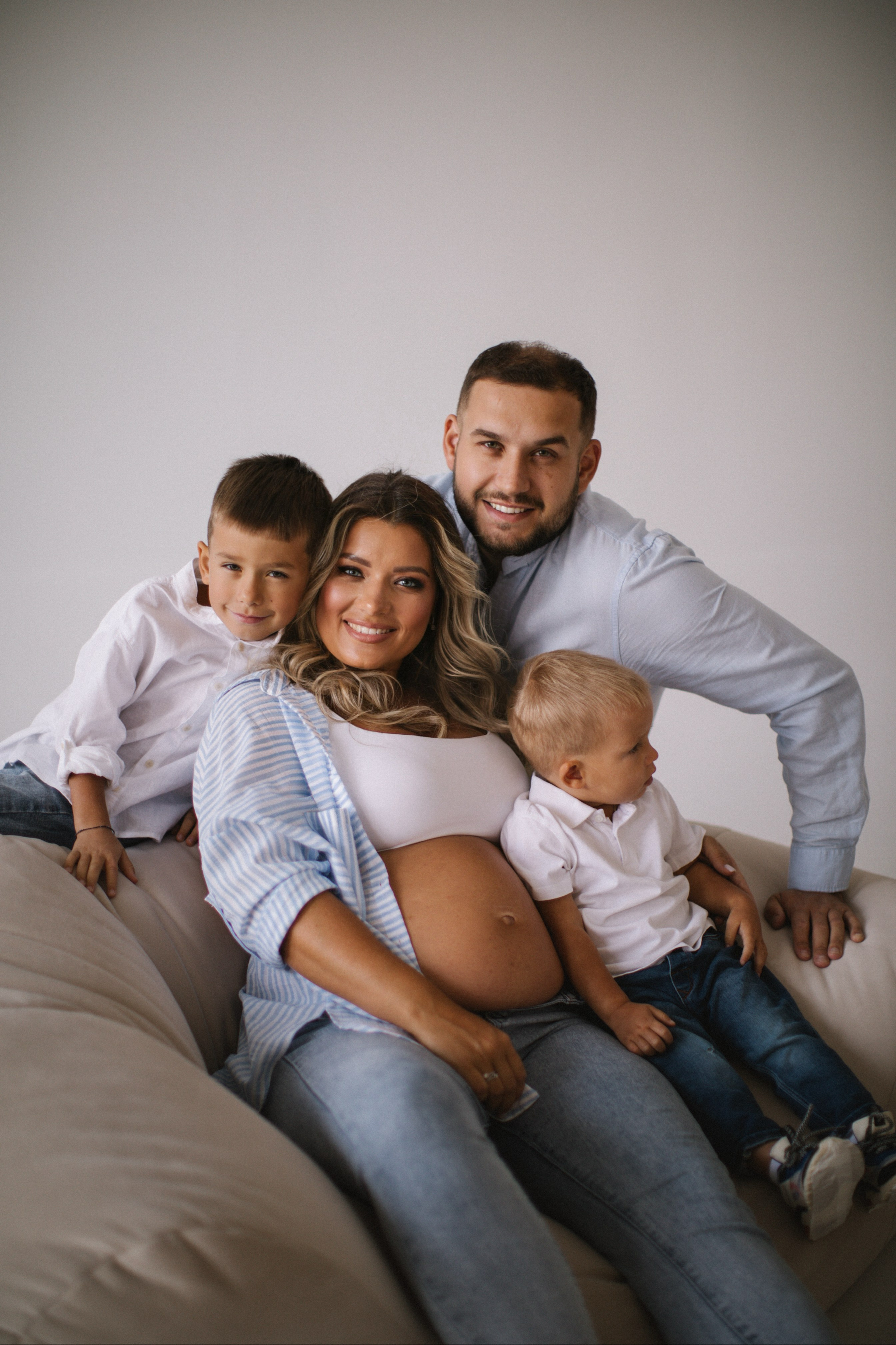 Катя со своими мужчинами🤍. Фотограф в Нижнем Новгороде