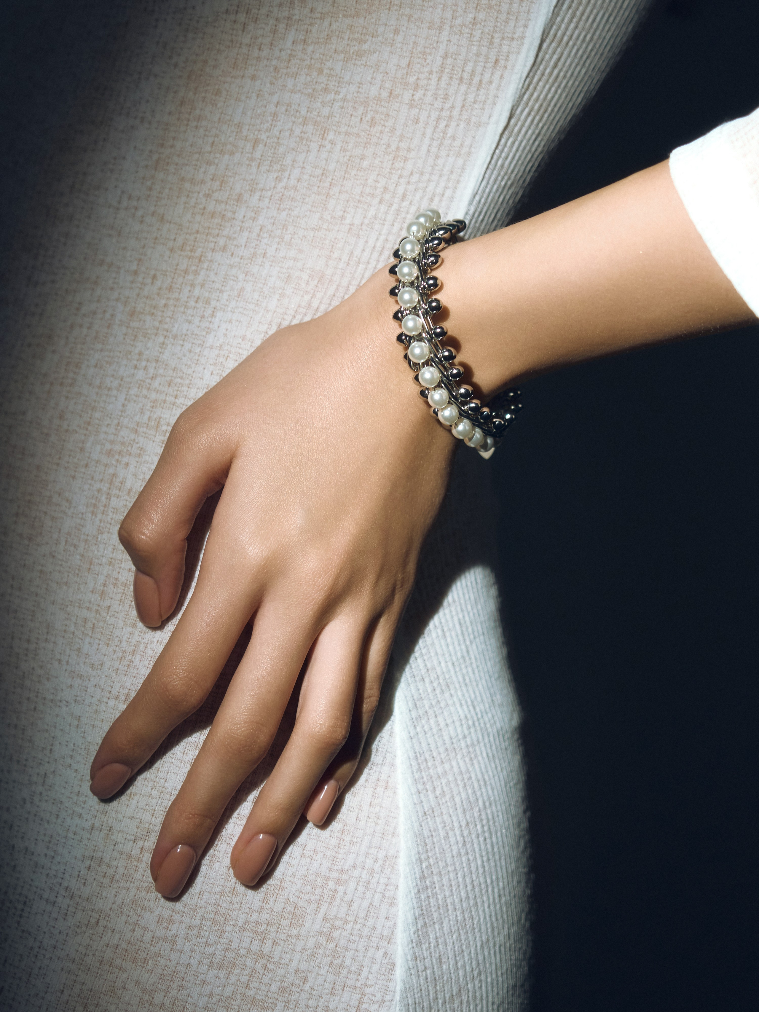 MOONWOLF. Кирилл Гольцберг | фотограф для брендов одежды и бизнеса