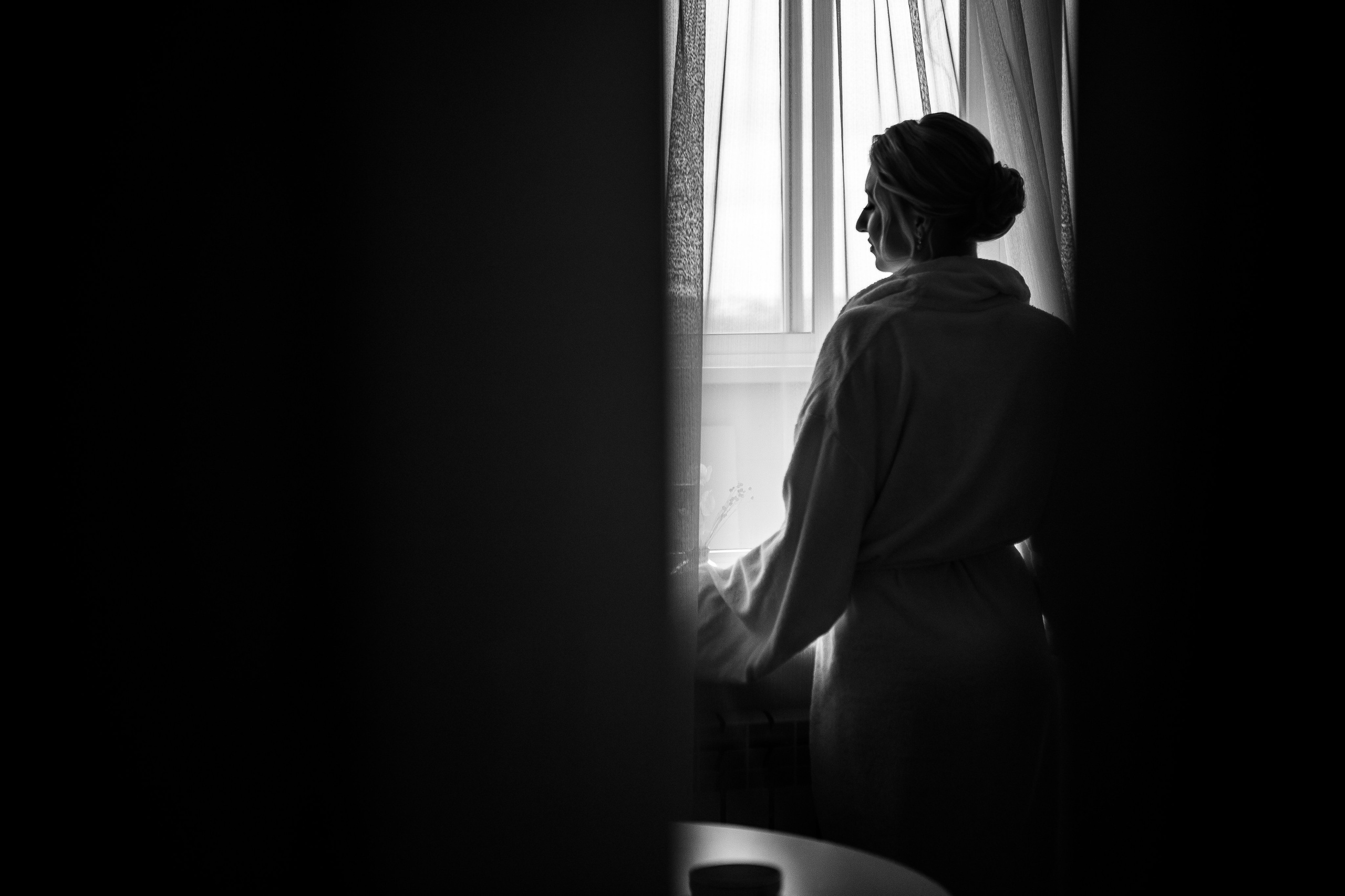 Евгения и Николай утренние сборы. Свадебный фотограф Виктория Чуйко Магнитогорск. Визуал для бизнеса