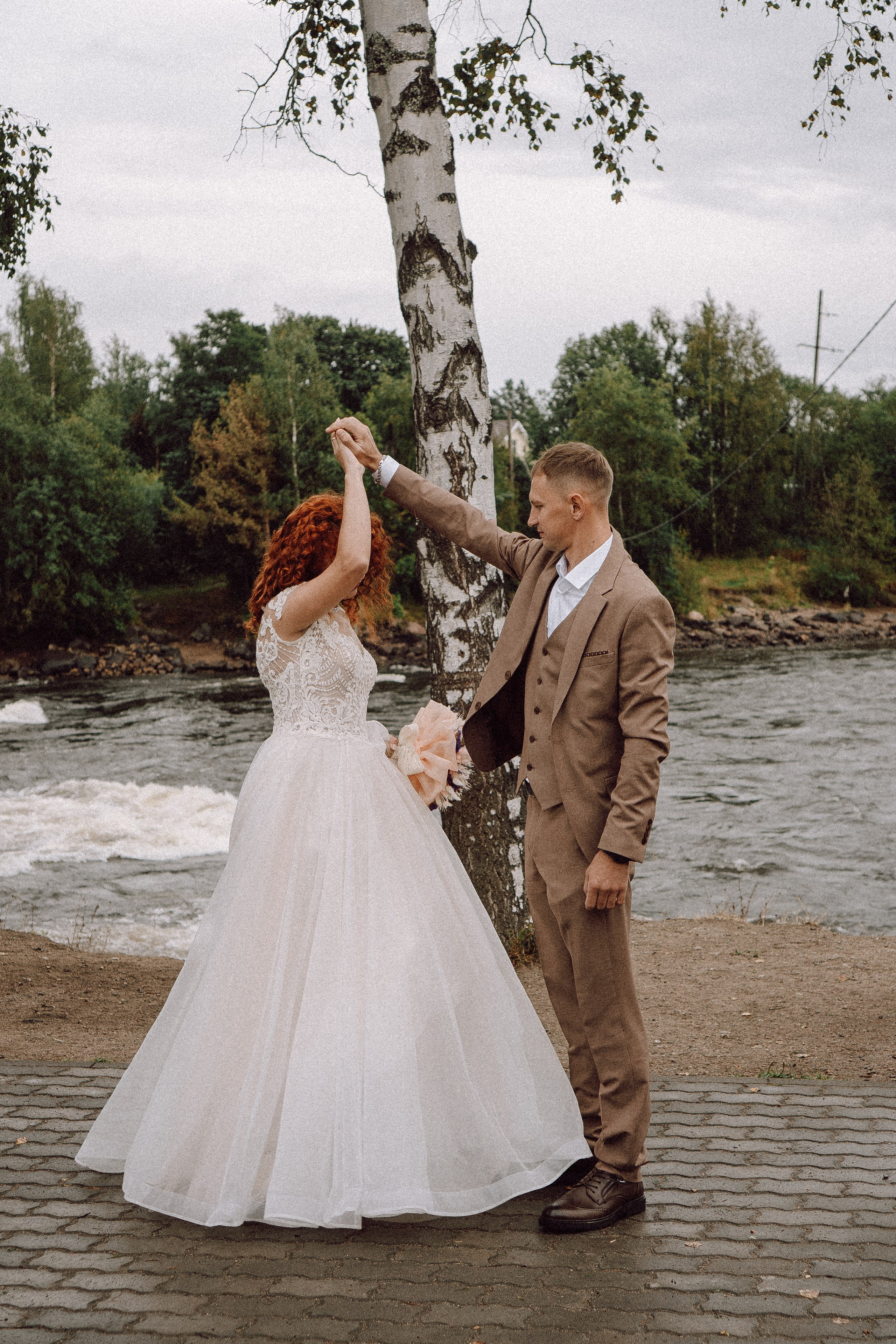 СВАДЕБНАЯ ФОТОСЕССИИЯ ПАРЫ В ГОРОДЕ ПРИОЗЕРСК В СОСНОВОМ ЛЕСУ И С ПИКАПОМ. Профессиональный фотограф, Санкт-Петербург — Виктория Богомолова