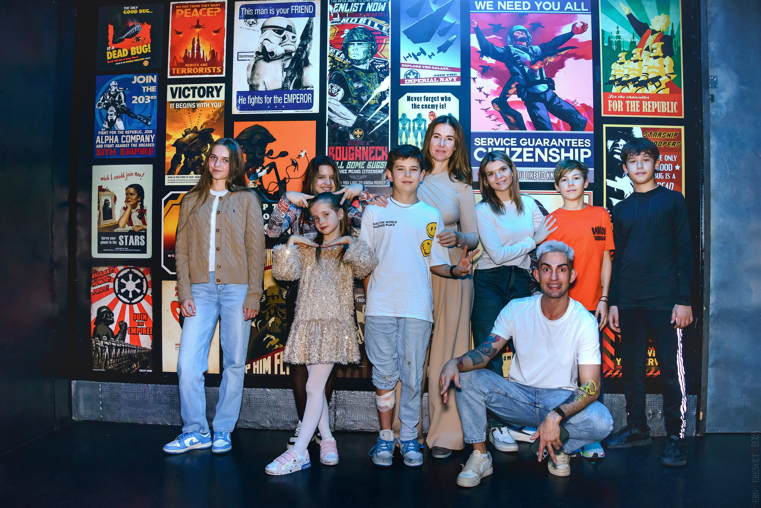 День рождения — шоу 2024-25: мафия, сахарная вата, бумажная дискотека, пиньята, зеркальный лабиринт. Ваш фотограф на праздник в Москве, Раменском, Жуковском, Люберцах