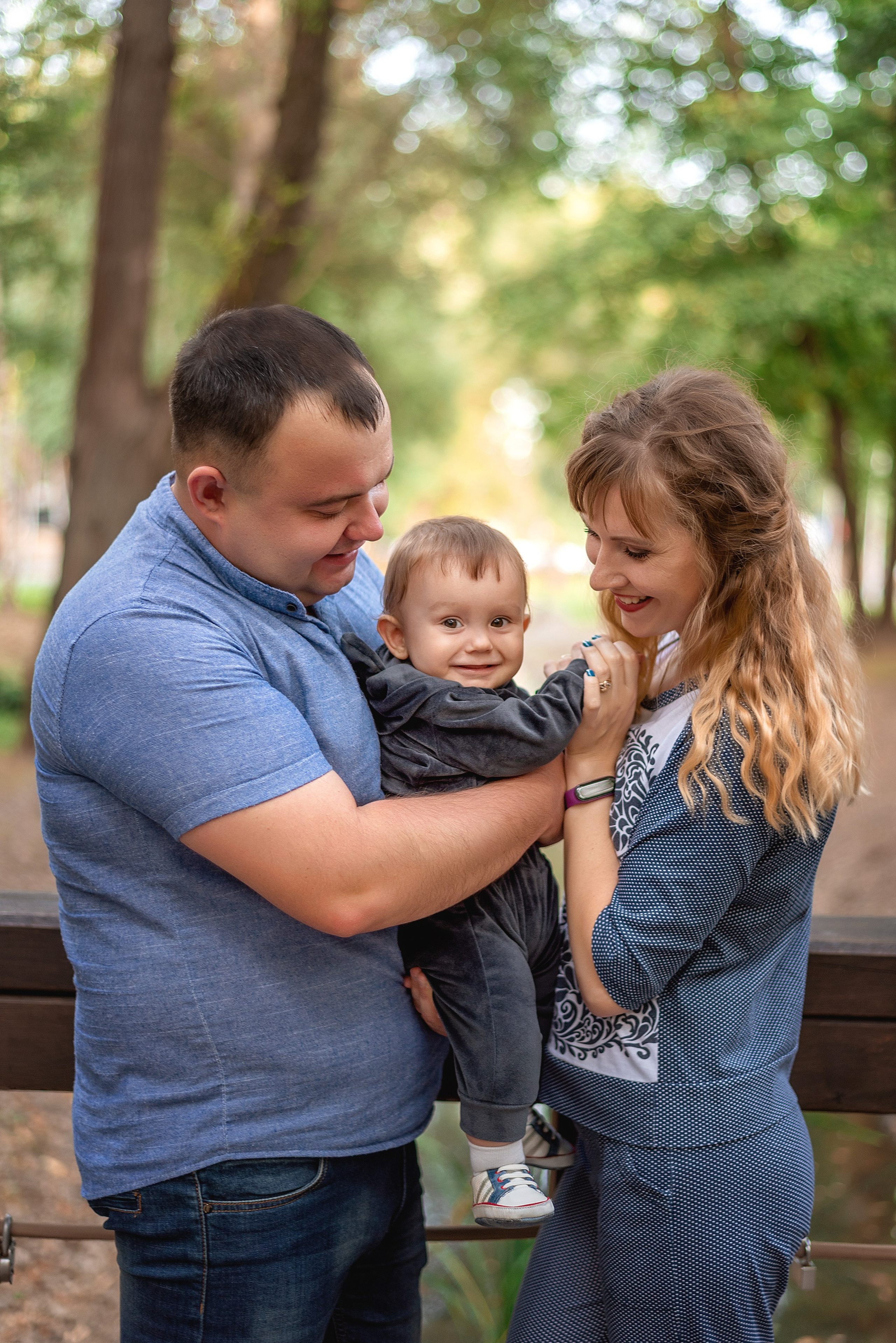 Семейный фотограф в воронеже Семейная фотосессия дети мама папа и ребенок фото на природе