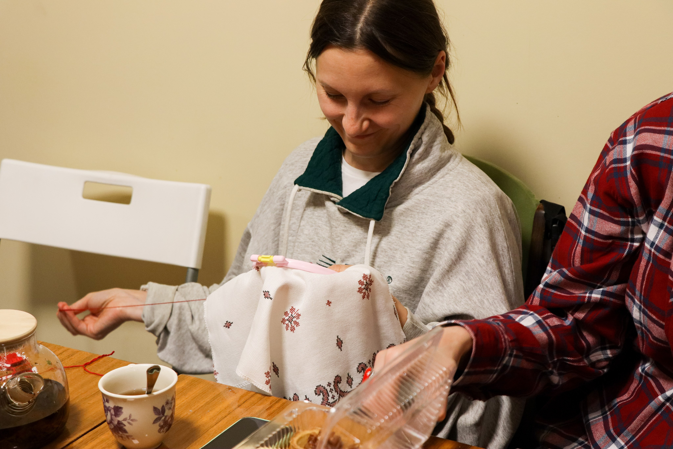 Мастер-класс по вышивке орнаментов. Портретный и репортажный фотограф в Анапе Злата Хидзик