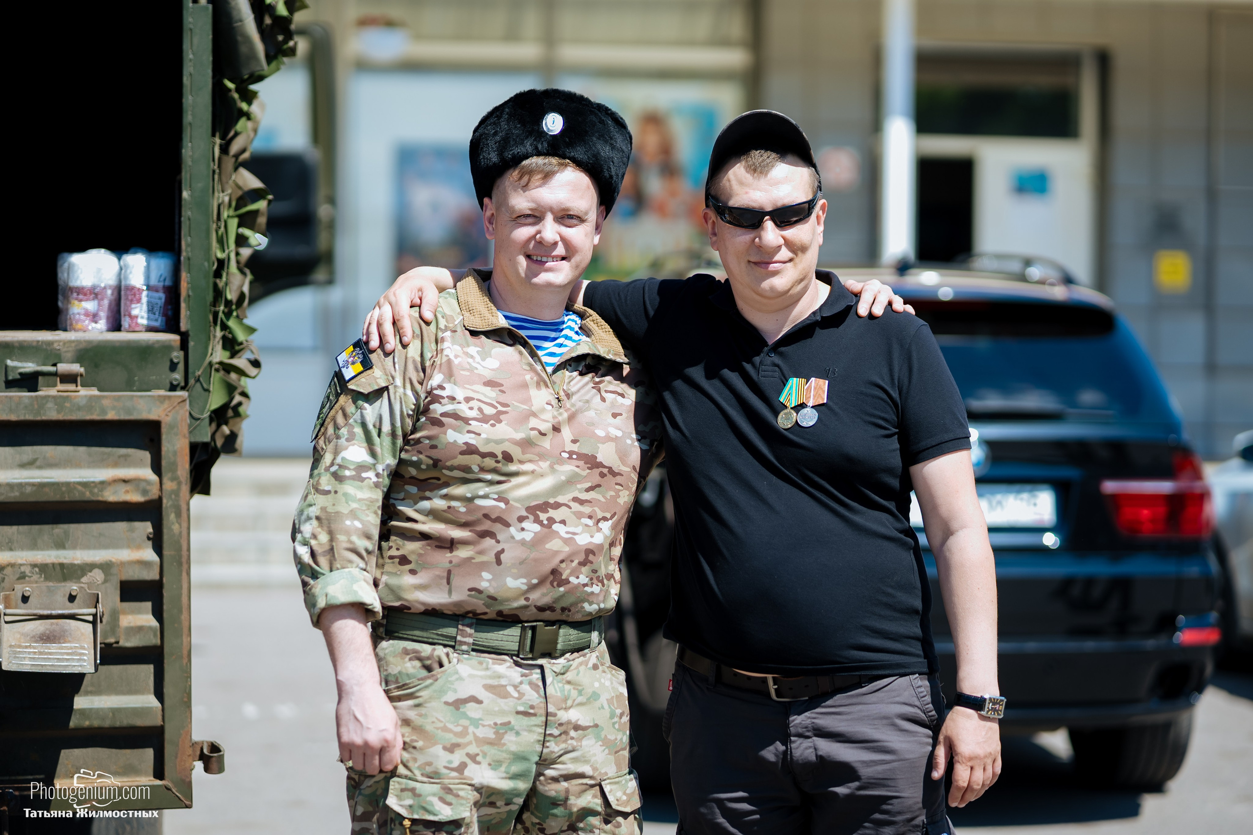 8 июня «Патриоты из Курска» сбор гуманитарной помощи у кинотеатра «Родина». Фотограф Нижний Новгород Татьяна Кейод