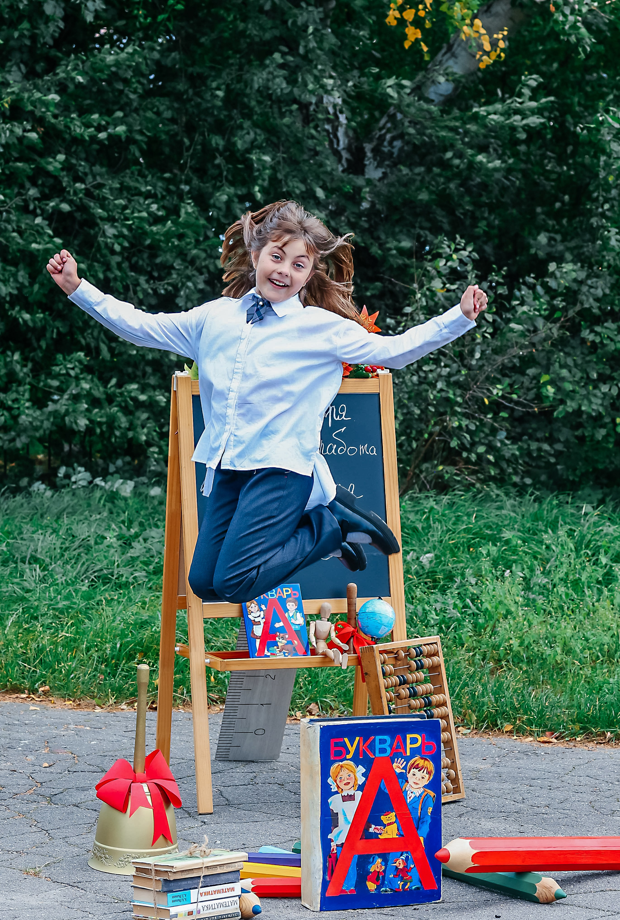 Выпускники начальной школы. LiveBook39 — студия выпускных альбомов Светланы Микишаниной в Калининграде