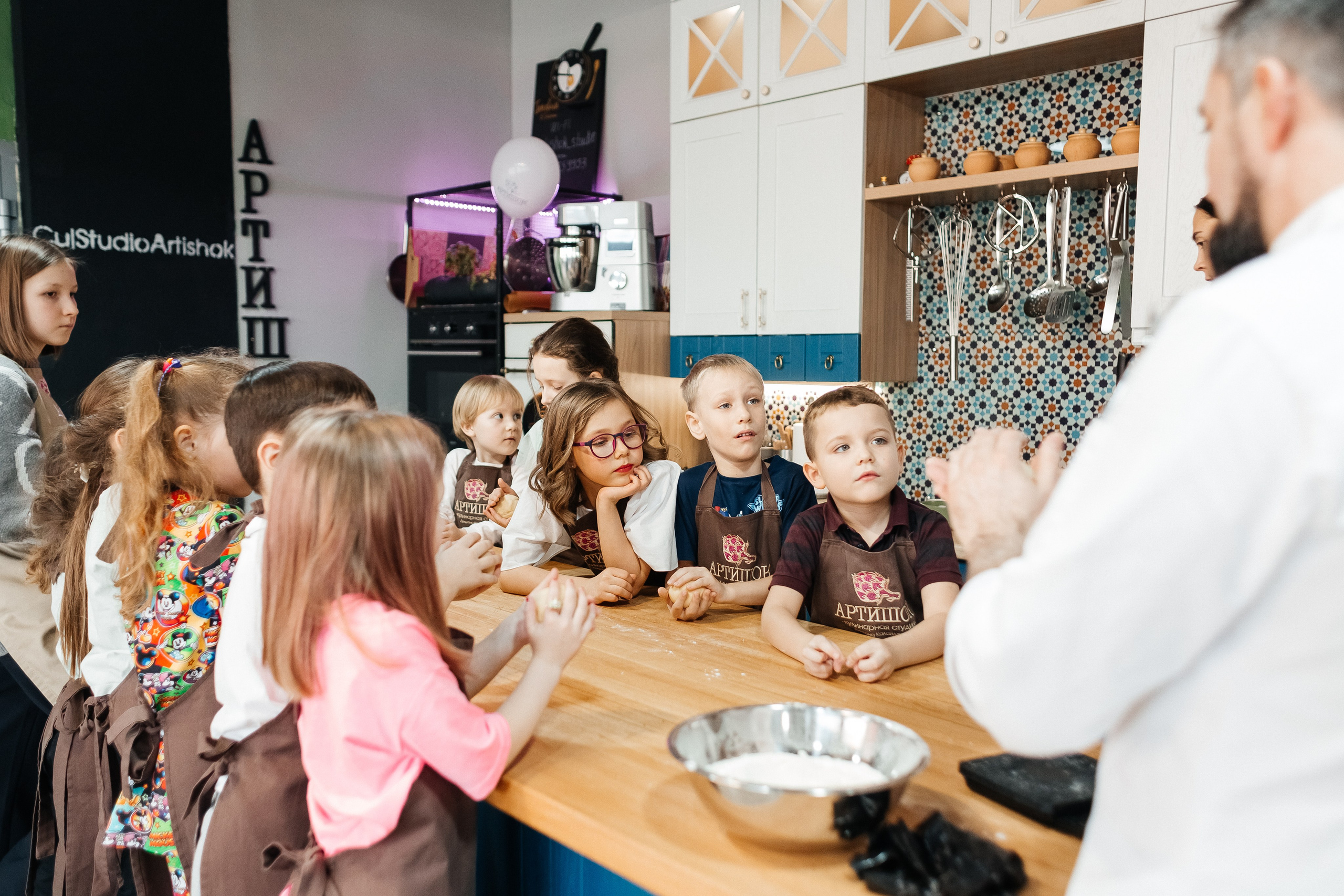 Детский мастер-класс в «АРТиШОК». Фотограф Кемерово | Сергей
