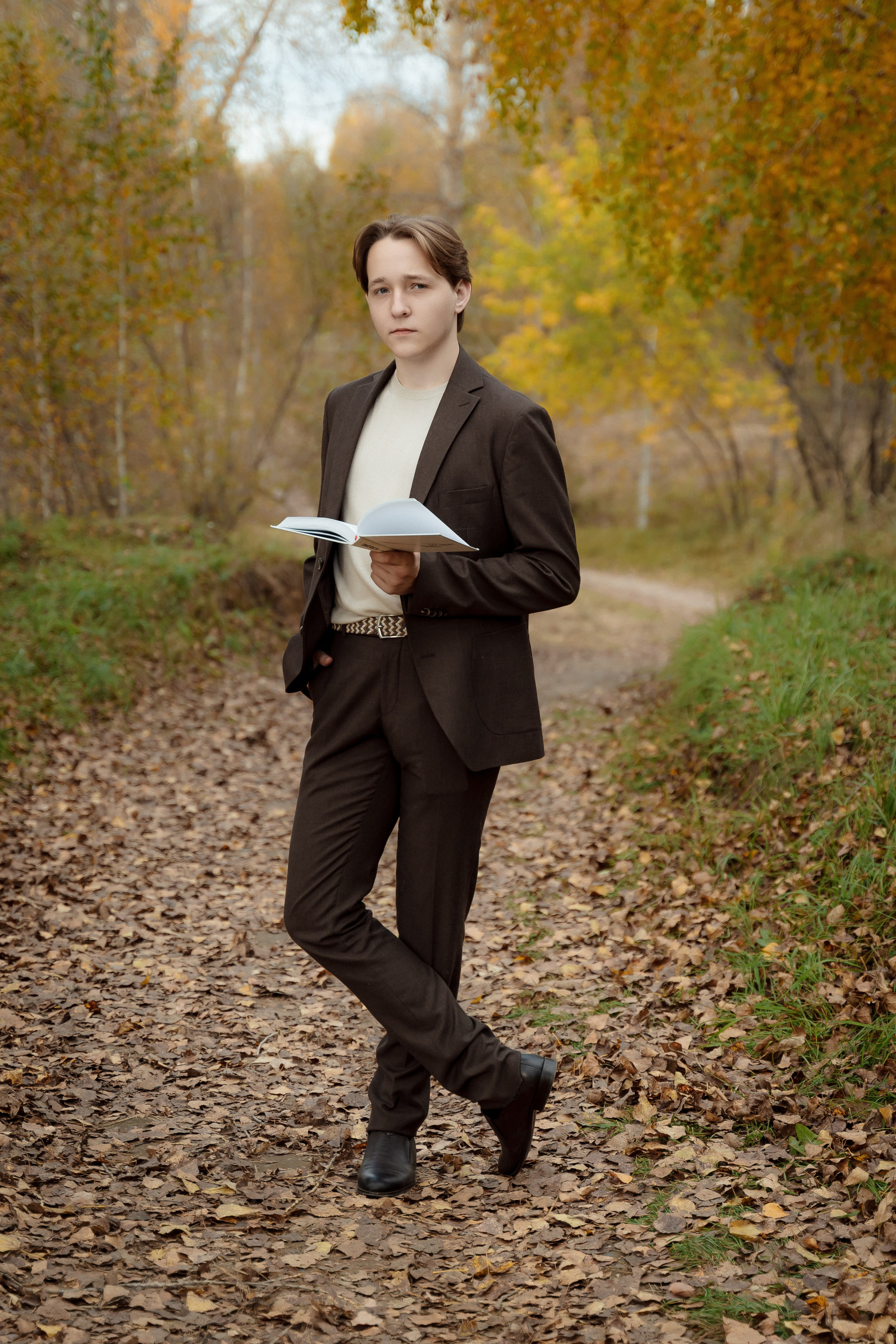 Фотосессия осенью в парке. 11 класс. Фотограф Ким Наталья в Красноярске