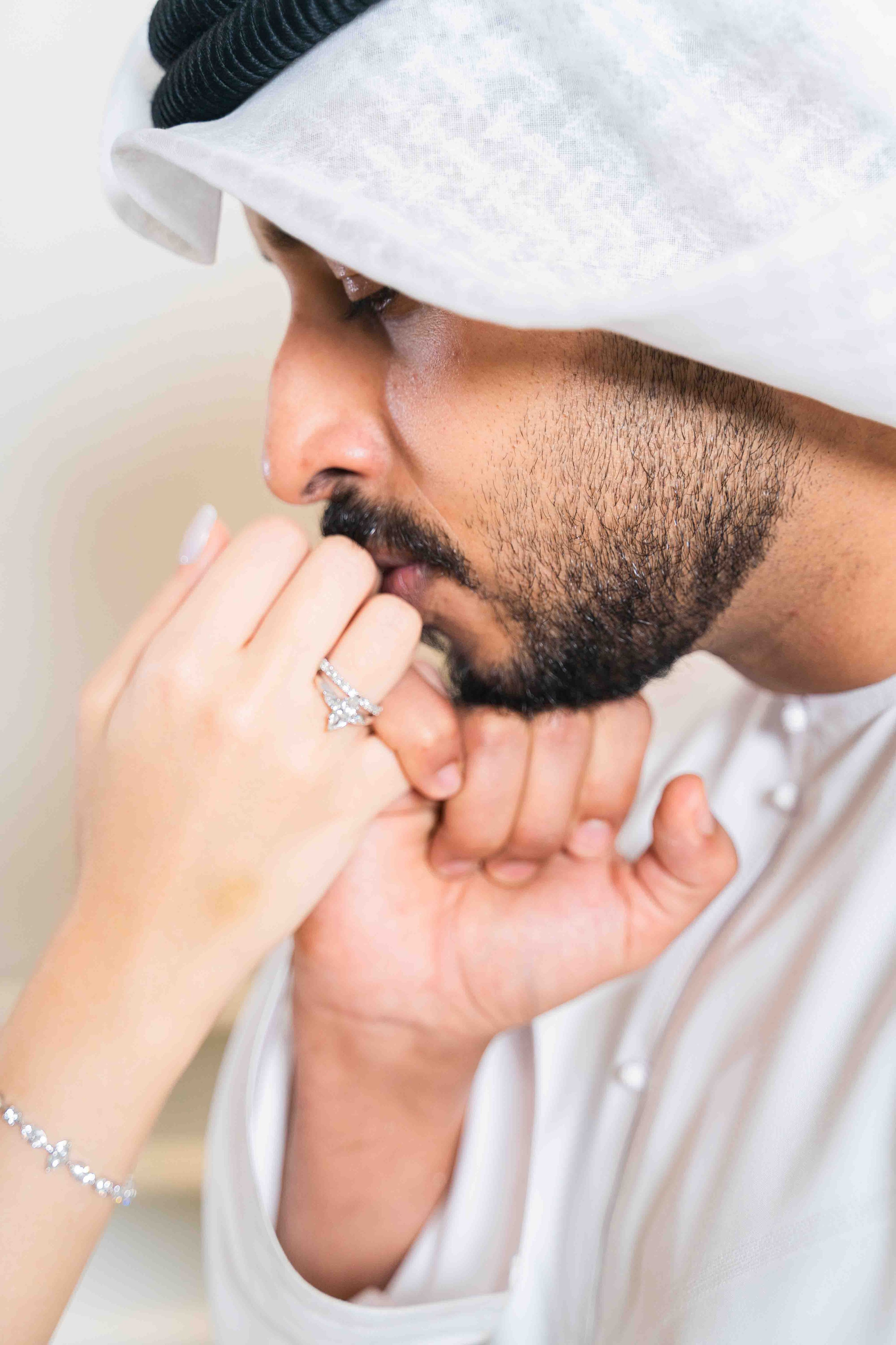 Арабская скромная помолвка дома (приватность на женские лица). Фотограф и видеограф в Москве и Абу Даби Мария Кулагина