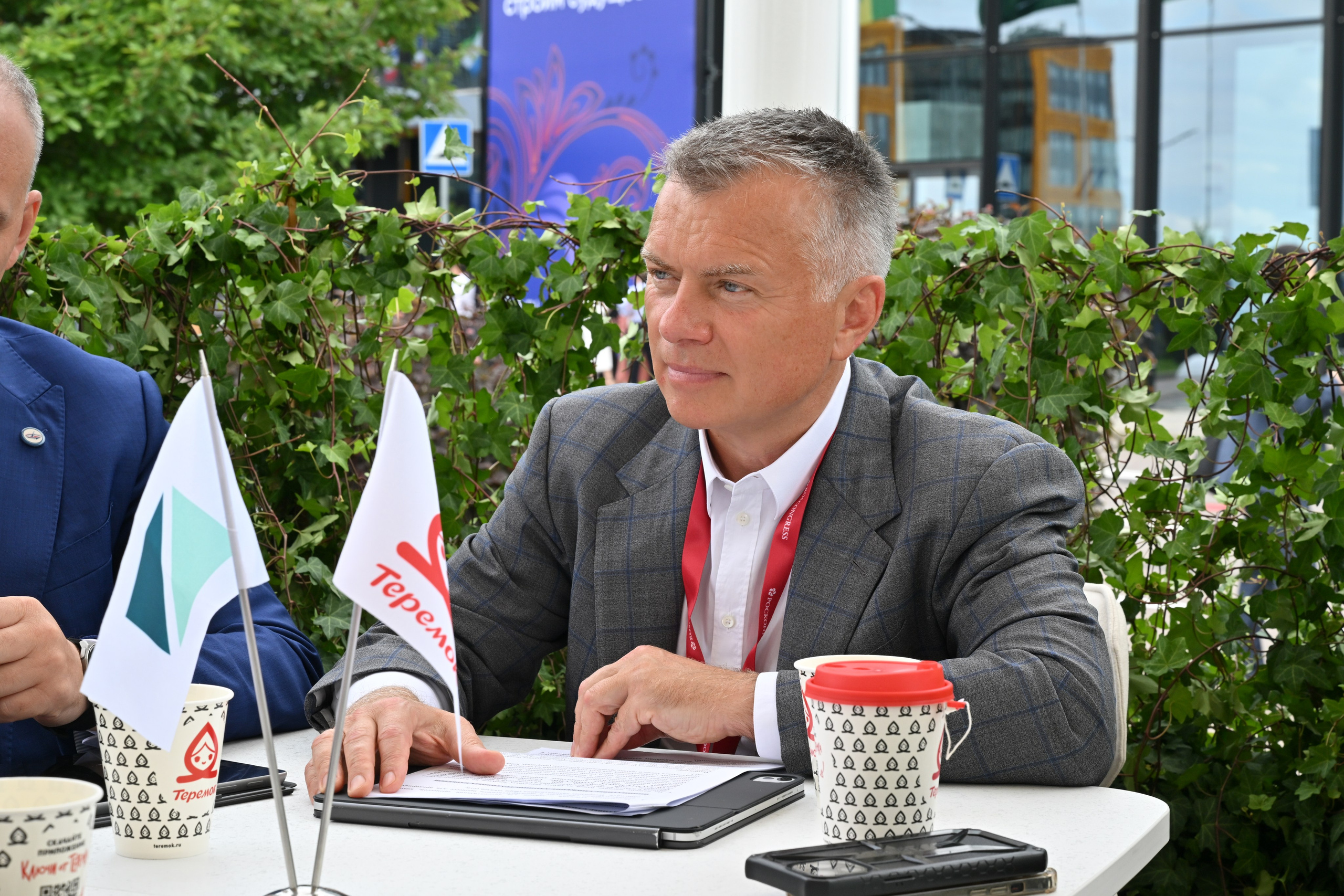 ПМЭФ 2025: летняя терраса «Теремка». Serg PG Photography — репортажная фотосъемка в Петербурге