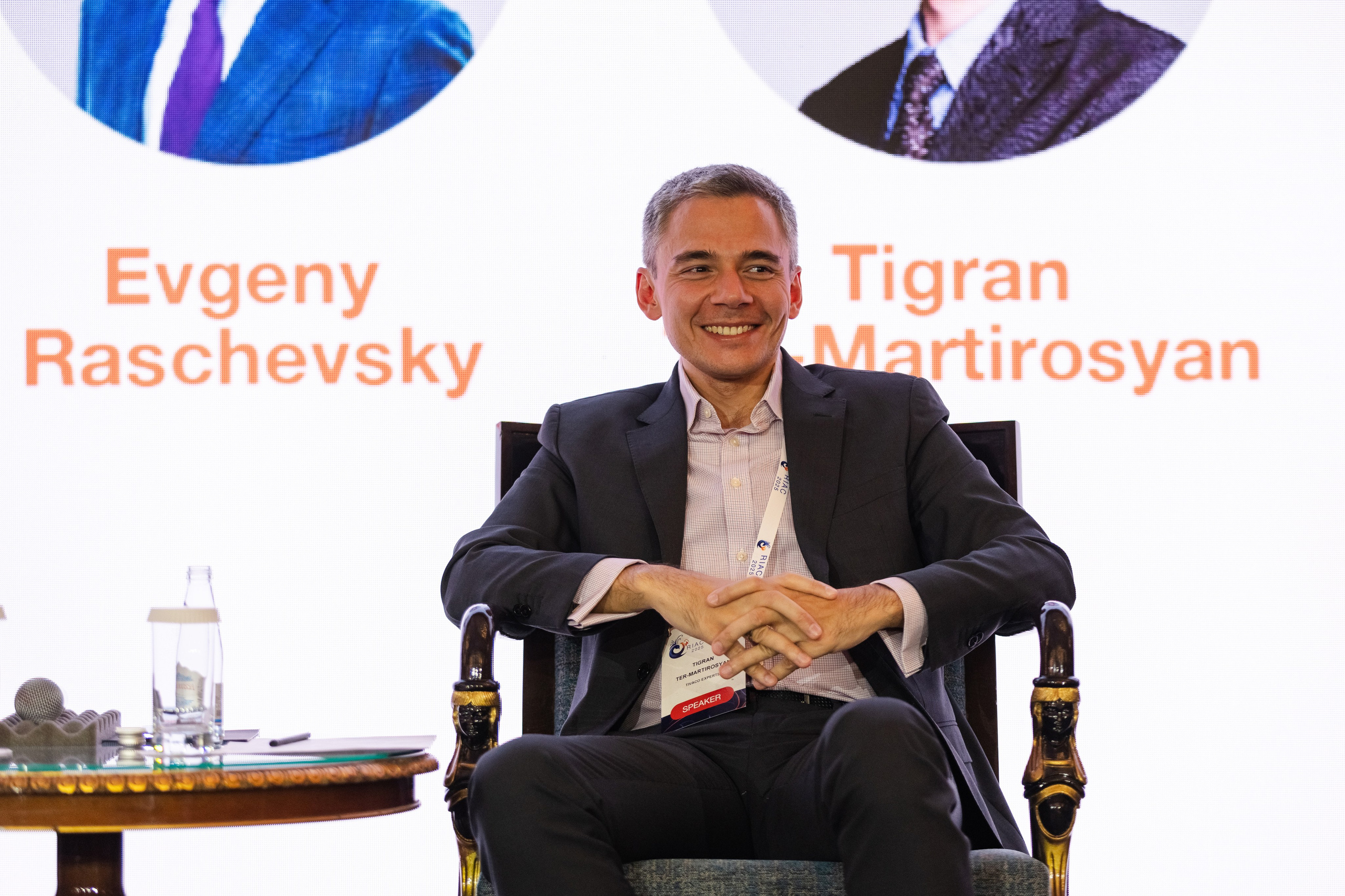 RIAC 2025. Свадебный репортажный фотограф в Москве