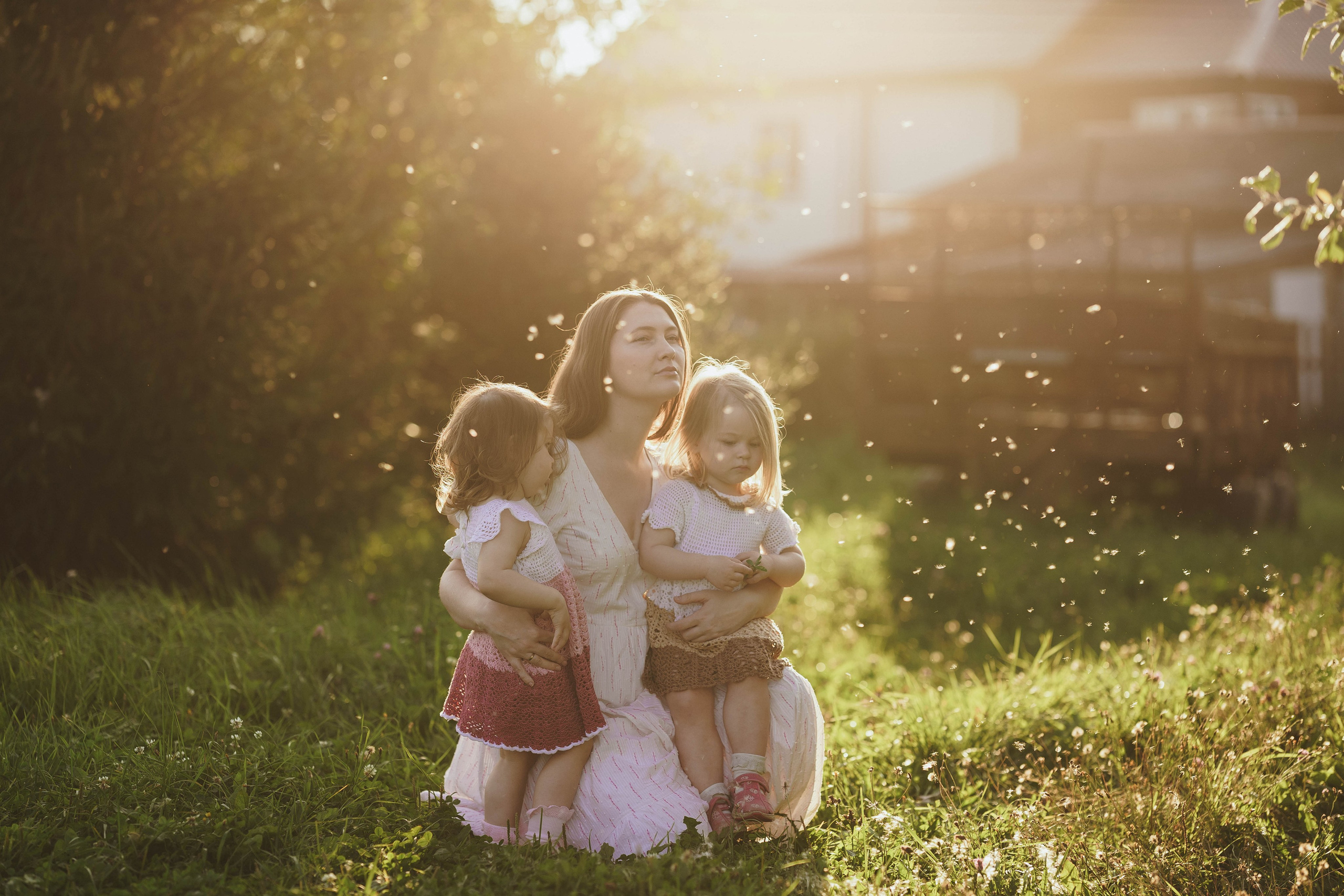 Мама с двойняшками, Костромская область. Наталья Дукалова фотограф Щелково Королев Пушкино Москва Балашиха