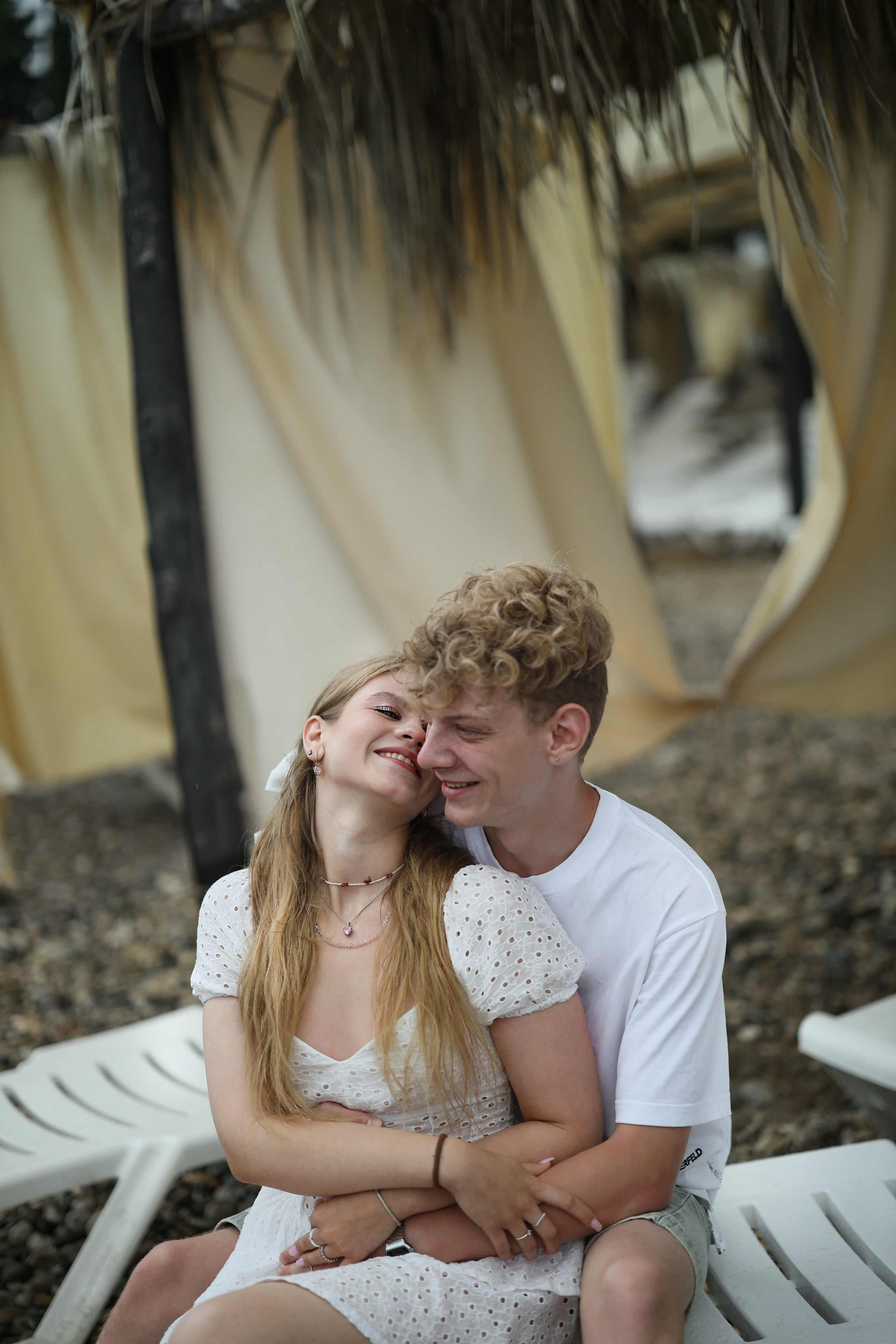 Love story фотосессия на пляже в Новом Афоне. Свадебный и семейный фотограф в Абхазии Жанна Соснина