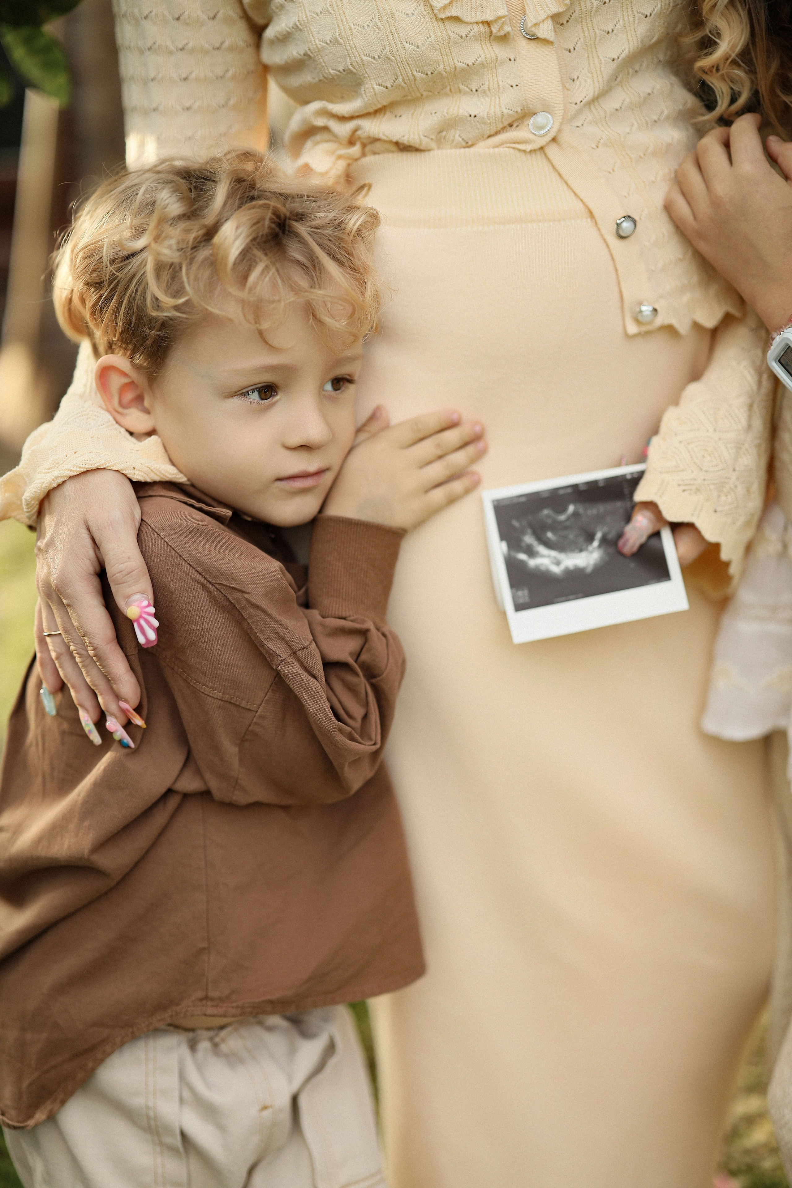 Семейная фотосессия в мандариновом саду Абхазии. Свадебный и семейный фотограф в Абхазии Жанна Соснина