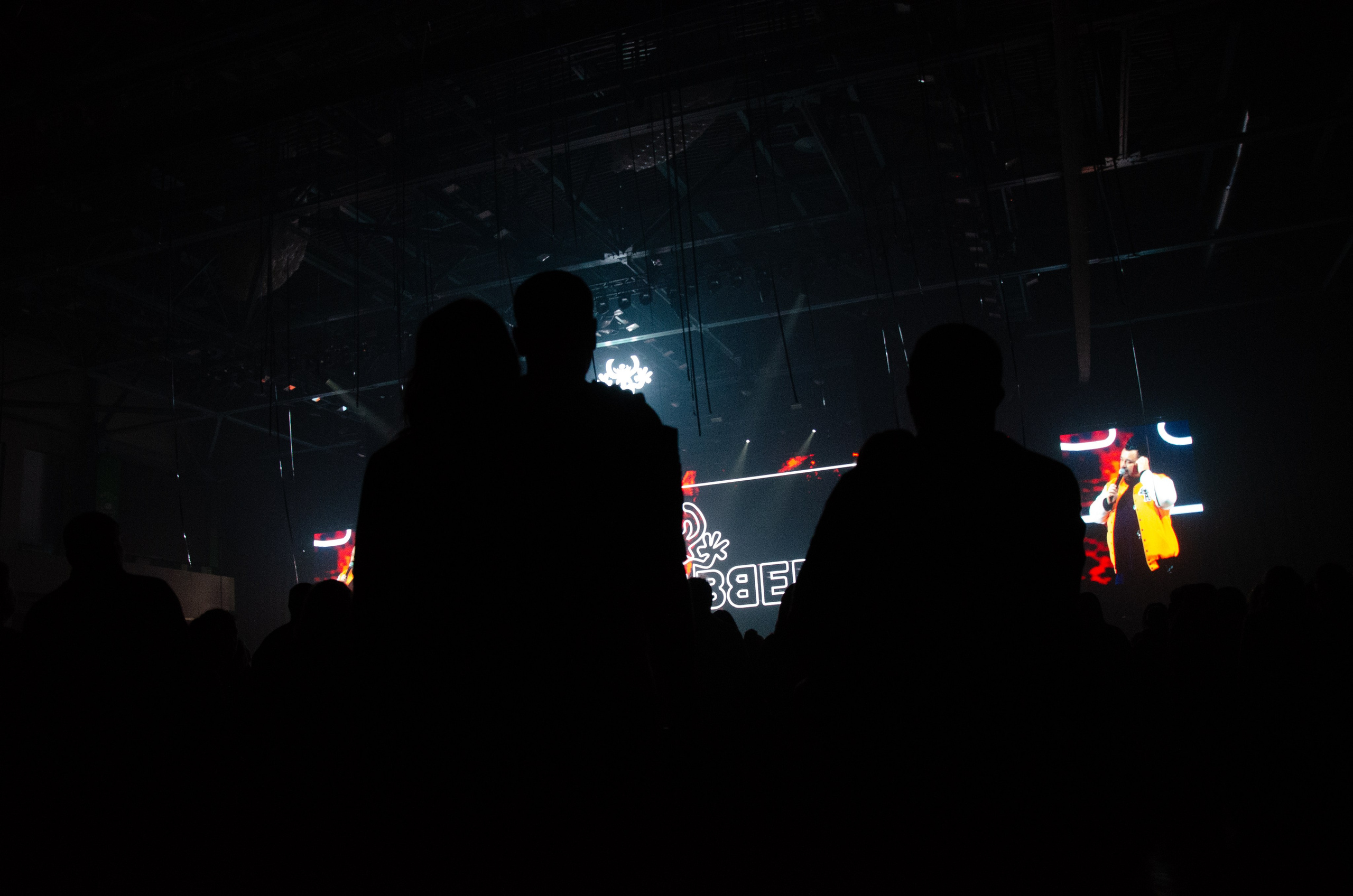 Съемка концерта известного исполнителя Сергея Жукова (группа Руки Вверх Нижний Тагил 22.10.2025 Металлург-Форум)