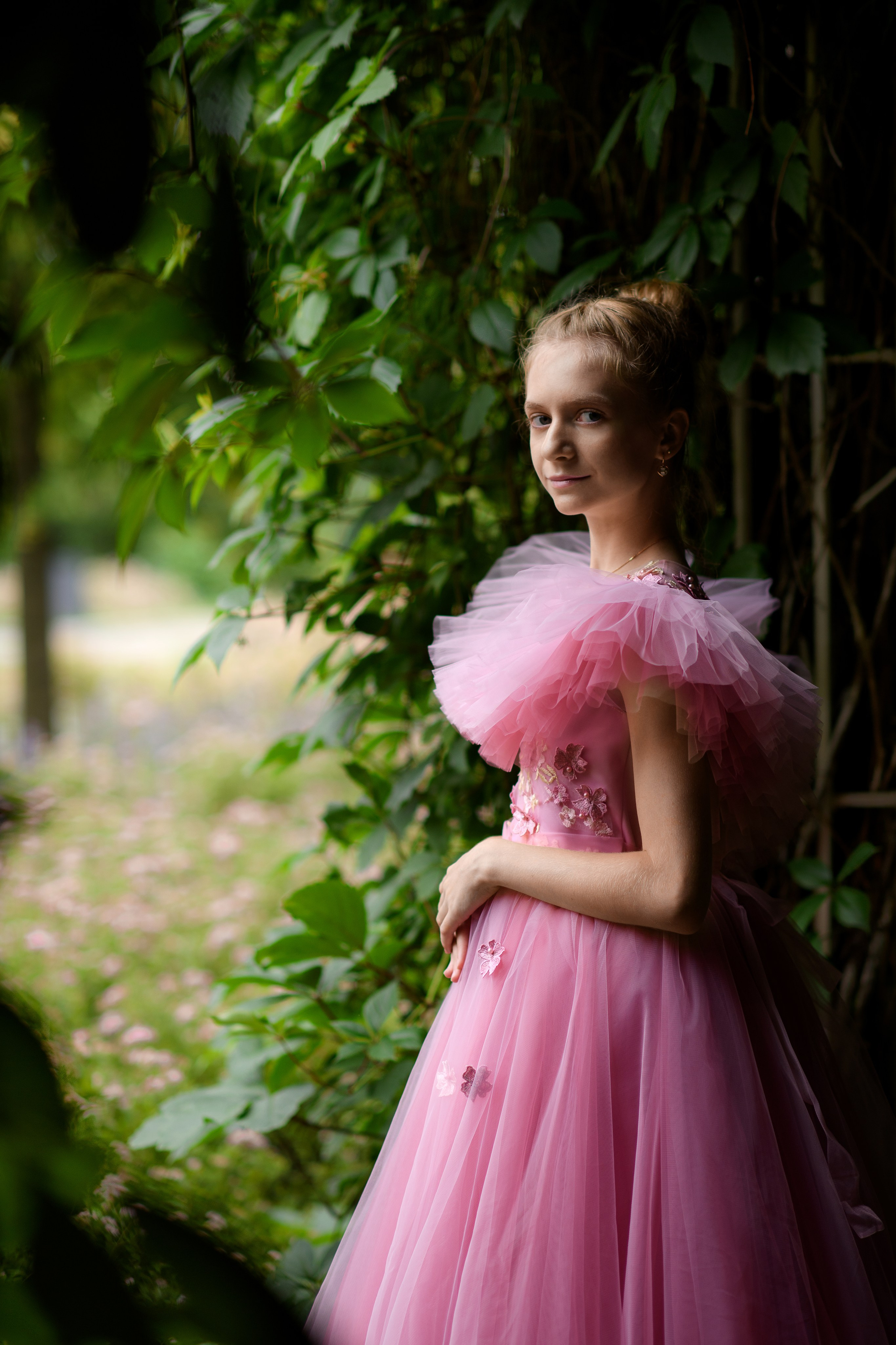 В цветущем чубушнике в саду имени Баумана. Главная