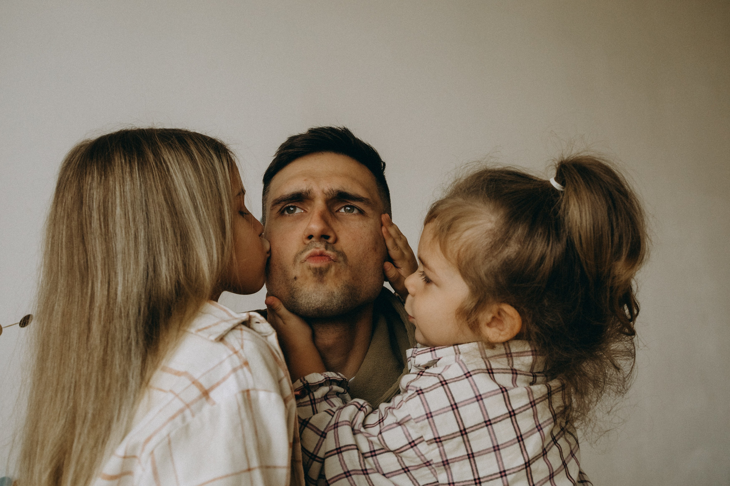 Антон, Алиса, Аня. Главная