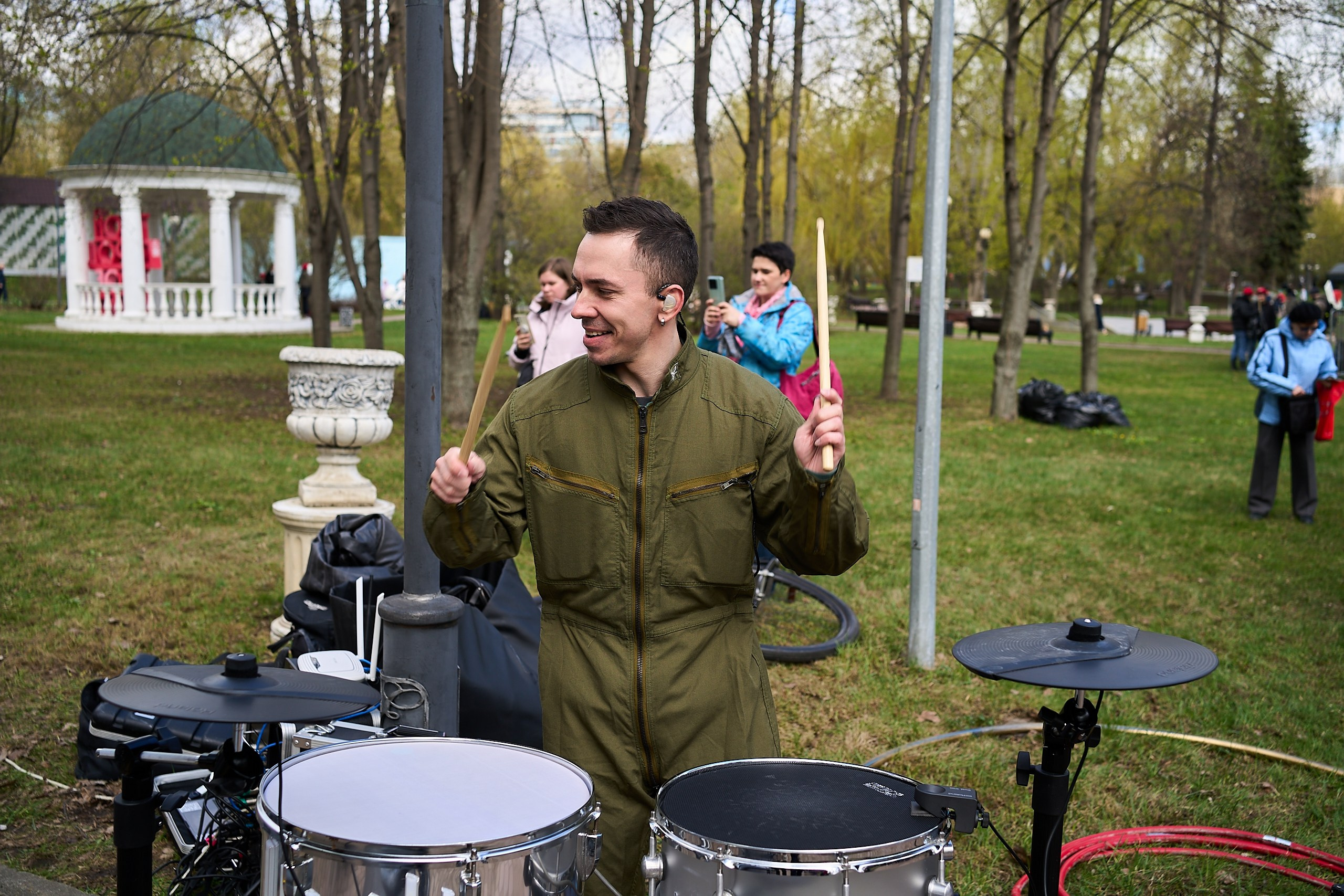 Субботник у Управления делами Мэра и Правительства Москвы. Фотограф и Видеограф в Москве. Олег Корушев