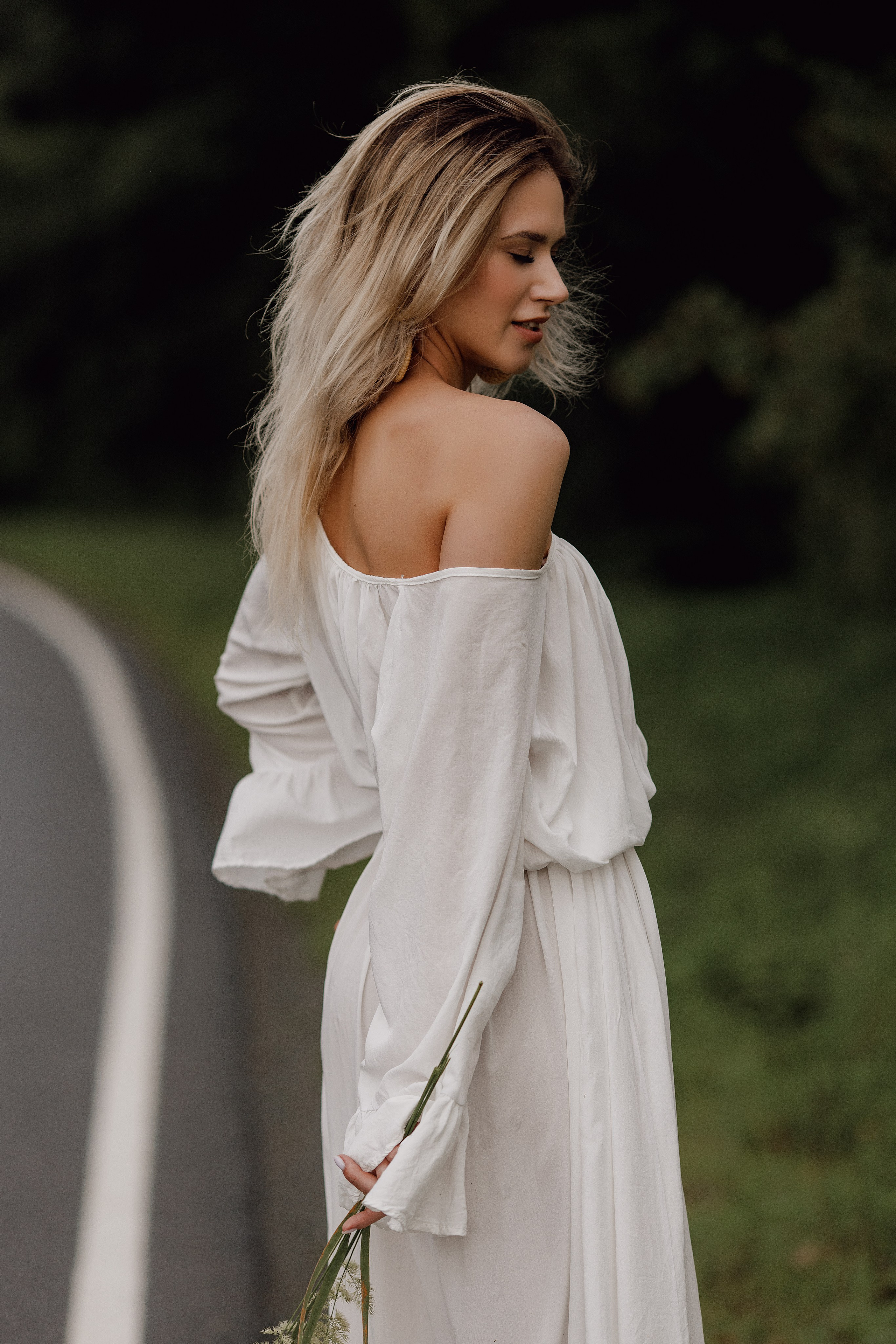 Вечерняя прогулка в поле. Свадебный фотограф Санкт-Петербург  Москва