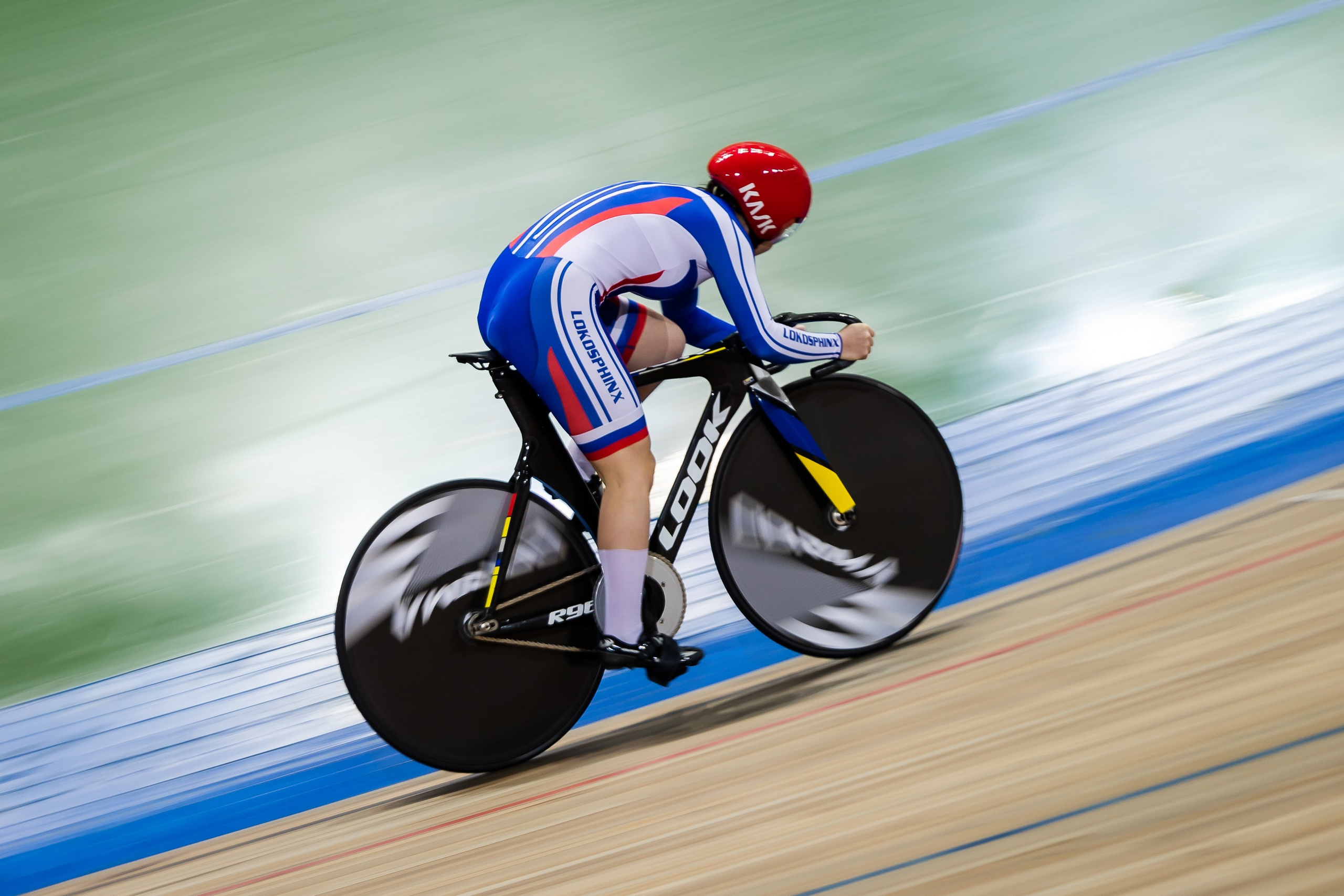 Соревнования чемпионата России, первенства России, Кубка ФВСМ по велосипедному спорту на треке в «Крылатском». Фотограф Владимир Охрименко