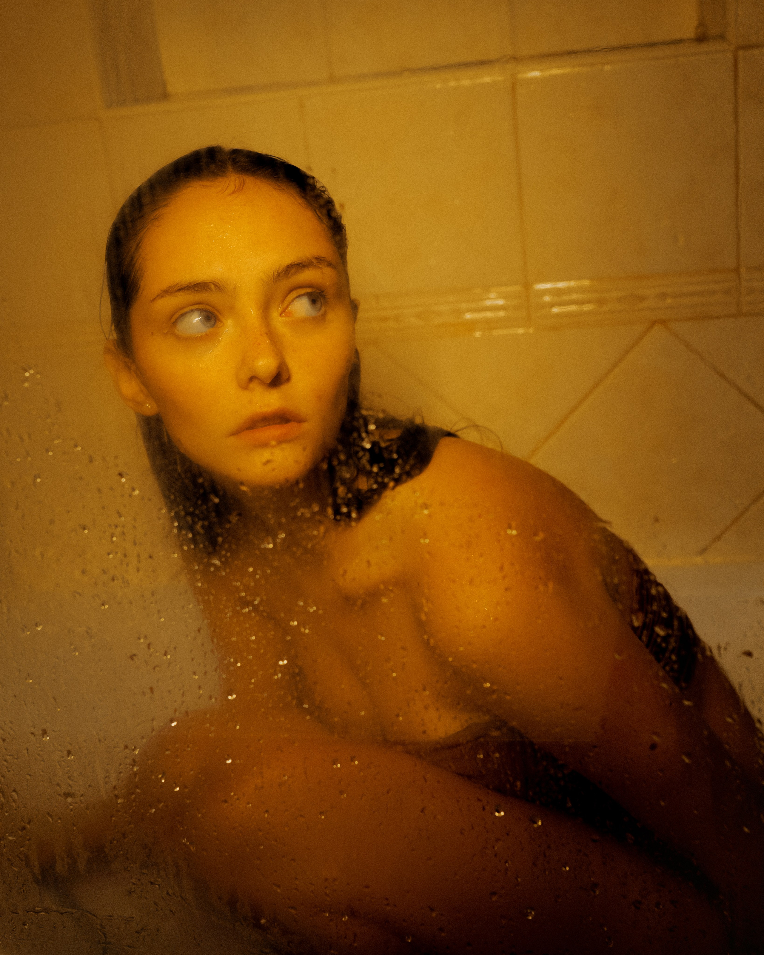 Софья в ванной. Чувственный фотограф в Санкт-Петербурге Пятнова Ксения