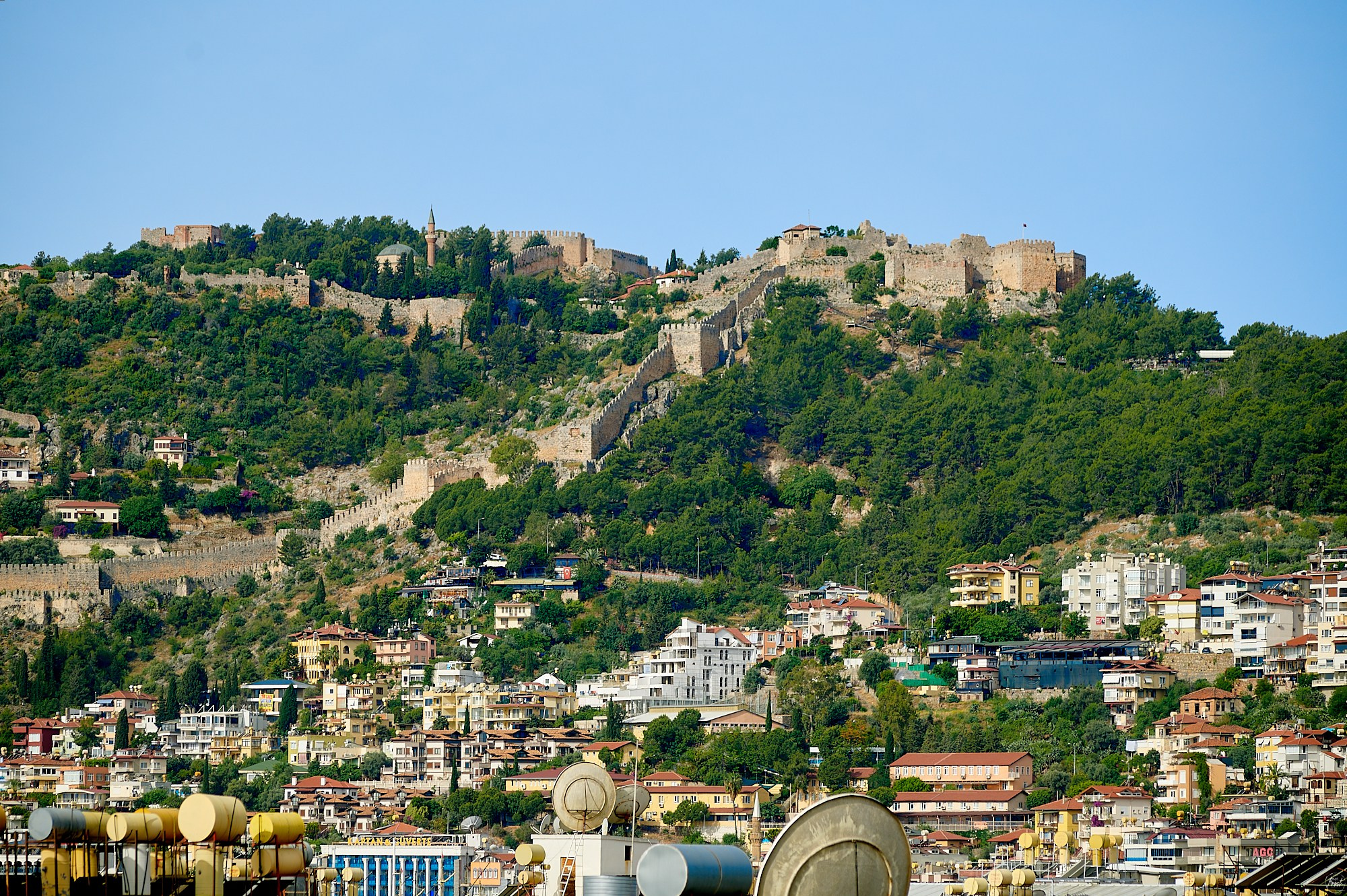 Alanya, Türkiye. May 2024. Фотографии отовсюду и обо всем