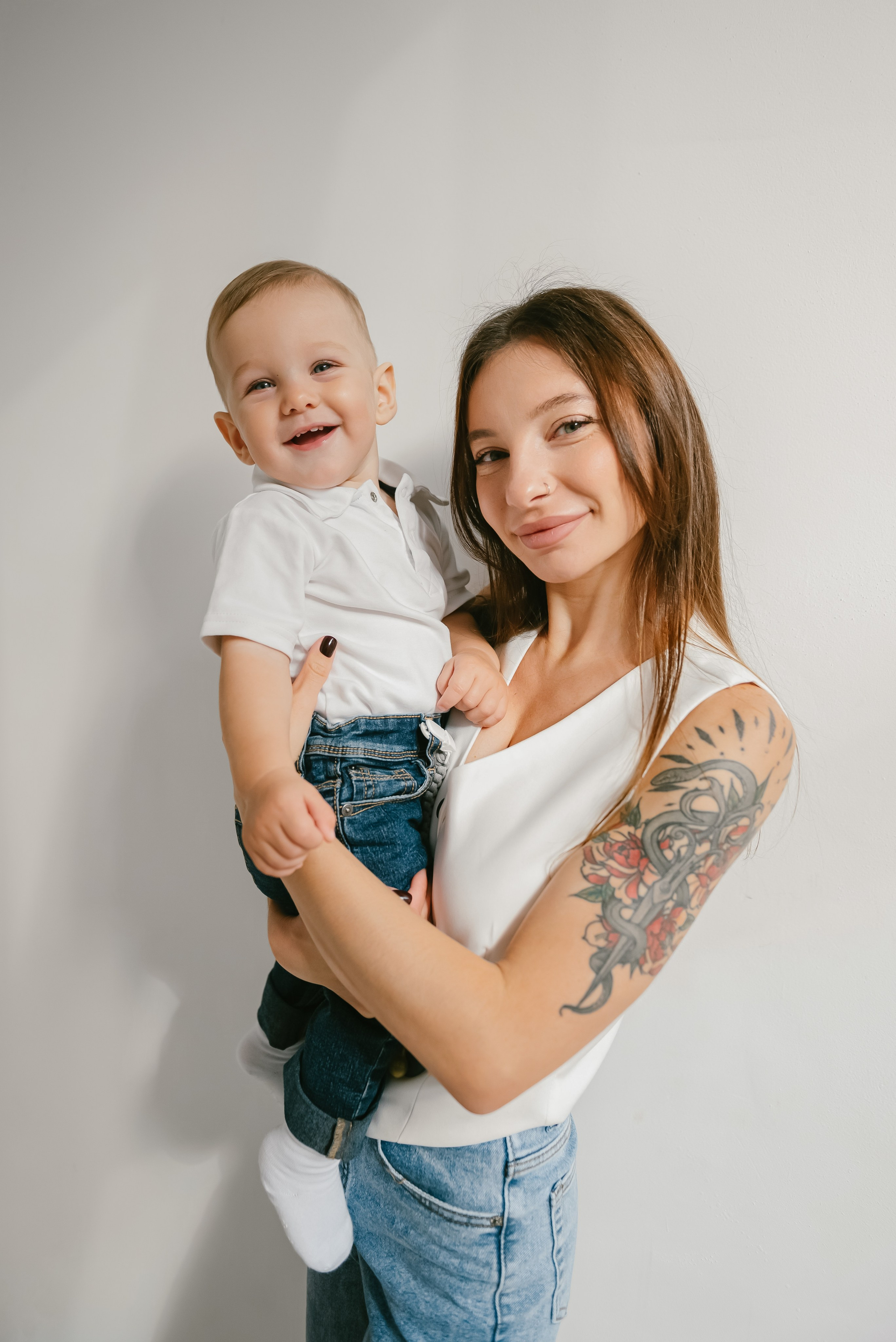 Семейная фотосессия в студии WOOD Кемерово