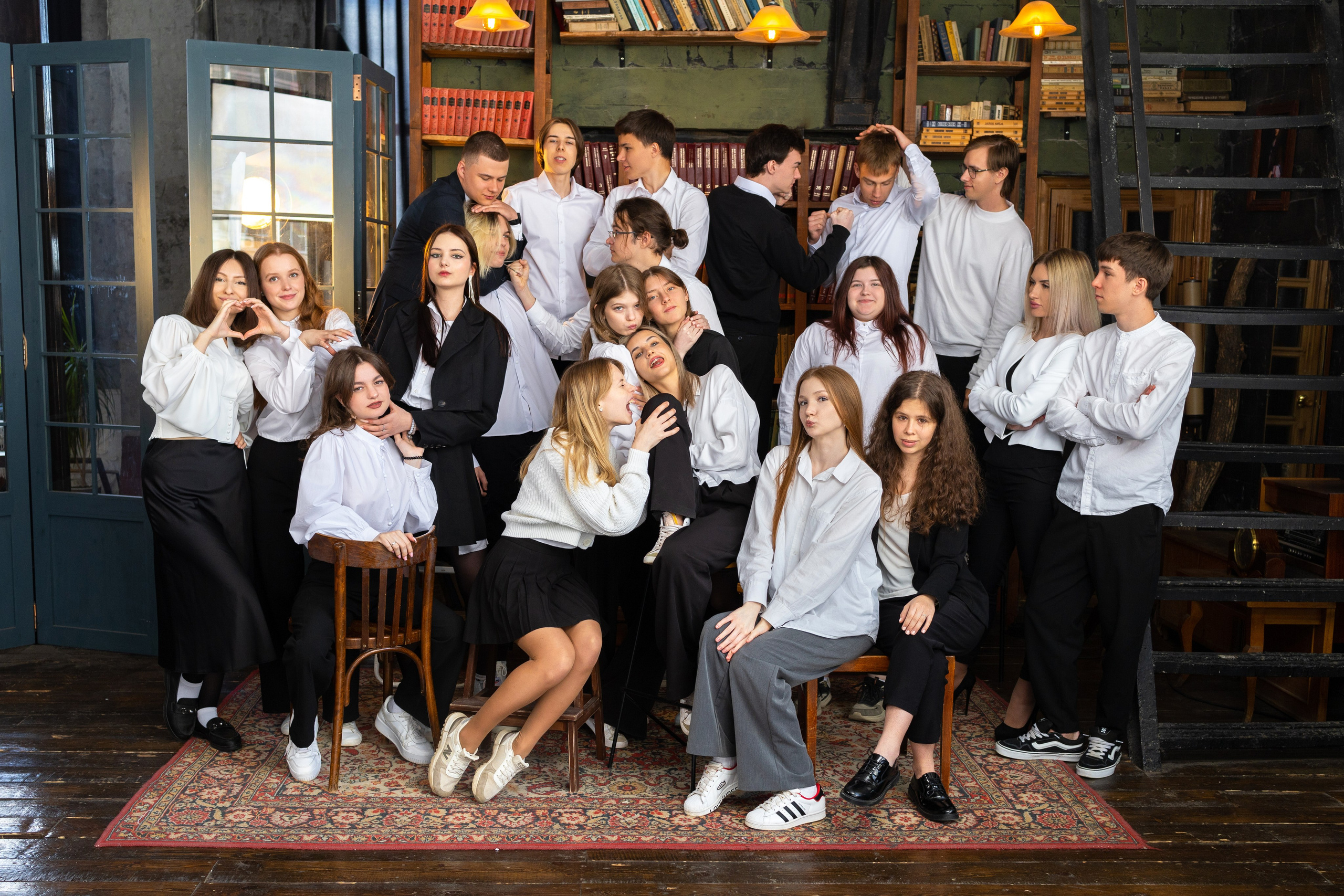 Фотосессия на выпускной альбом 11 класс Саратов. Выпускные альбомы Саратов Энгельс фотограф Титова Ирина