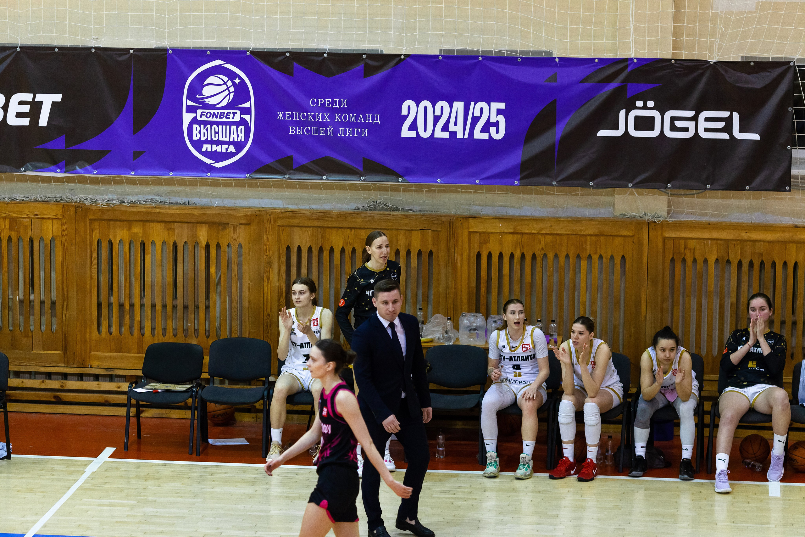 ЧГУ-Атланта — Ростов-ЮФУ / 1 игра. Фотография