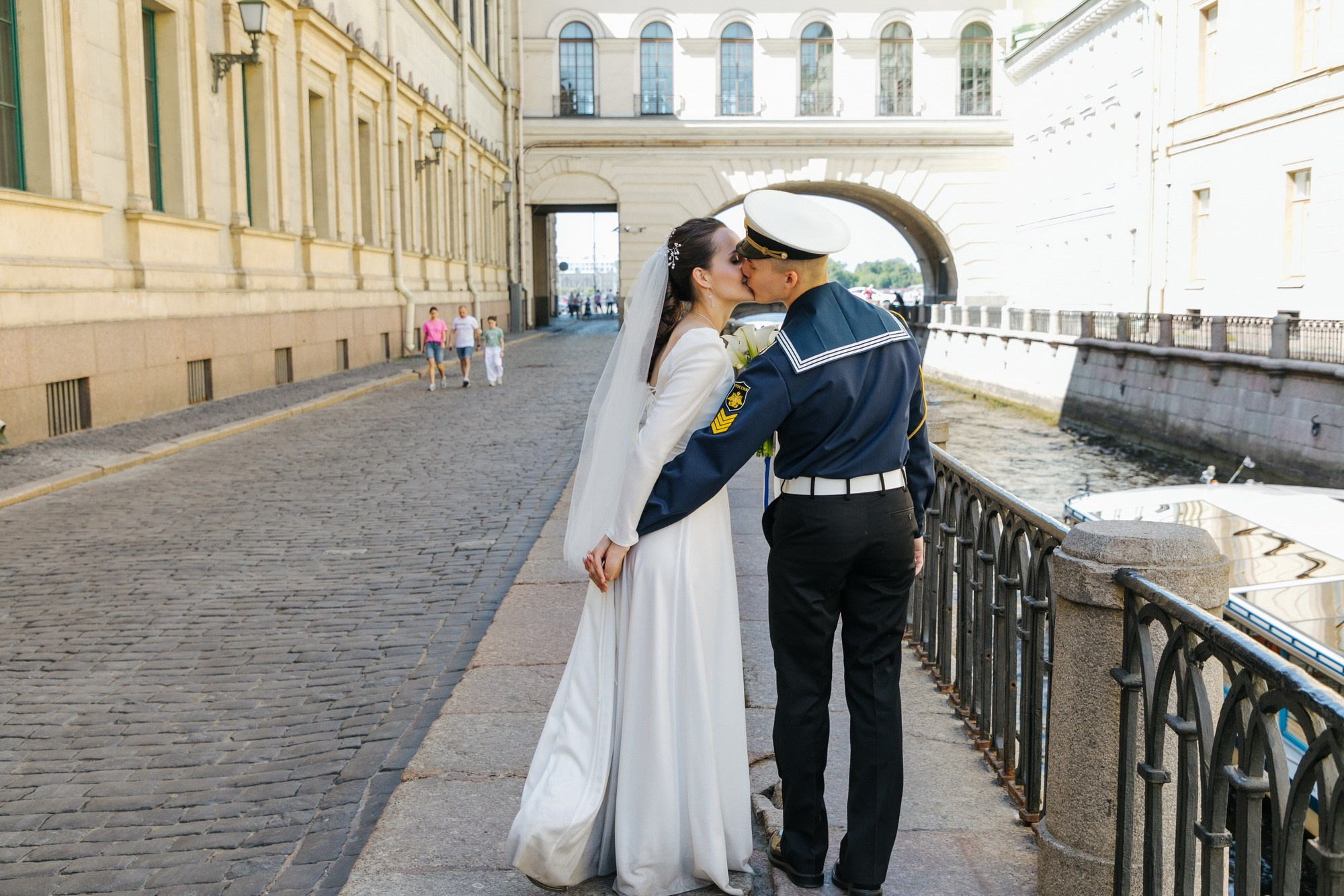 фотограф на свадьбу в спб, дворец бракосочетания в спб, подать документы для регистрации брака, загс петербурга петергоф, свадебный фотограф в спб, букет для невесты купить, костюм на свадьбу выбрать где спб, аренда машины на свадьбу
