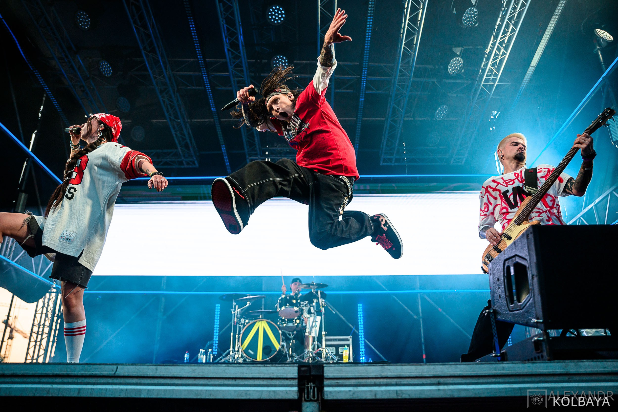 Фоторепортаж с концерта группы СЛОТ на Red Summer 2025. Концертный и театральный репортажный фотограф в Москве Александр Колбая