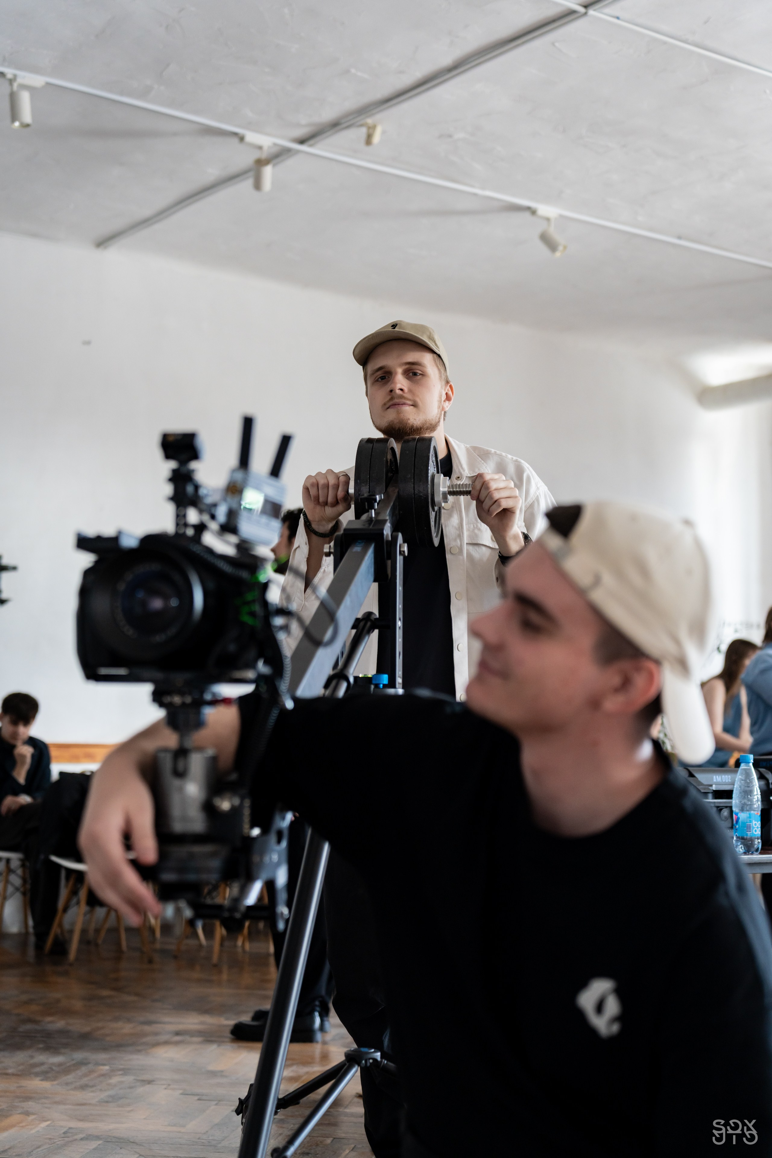 BAKED ROLL x Grad! ent