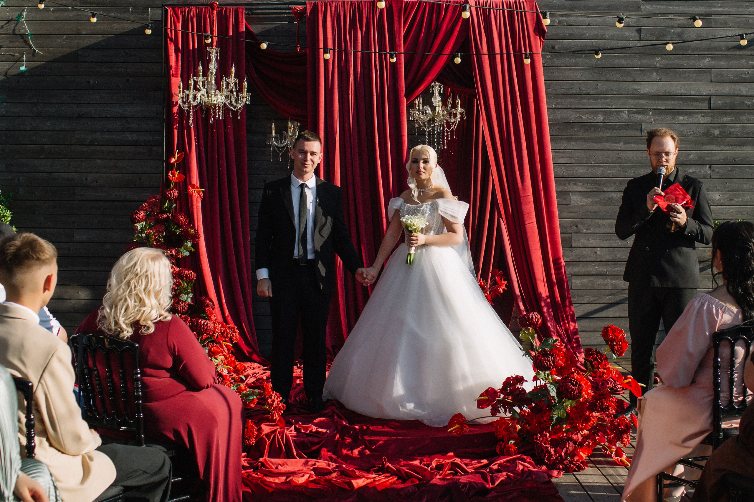 Red ahd love. Свадебный фотограф в Краснодаре Булатова Наталия