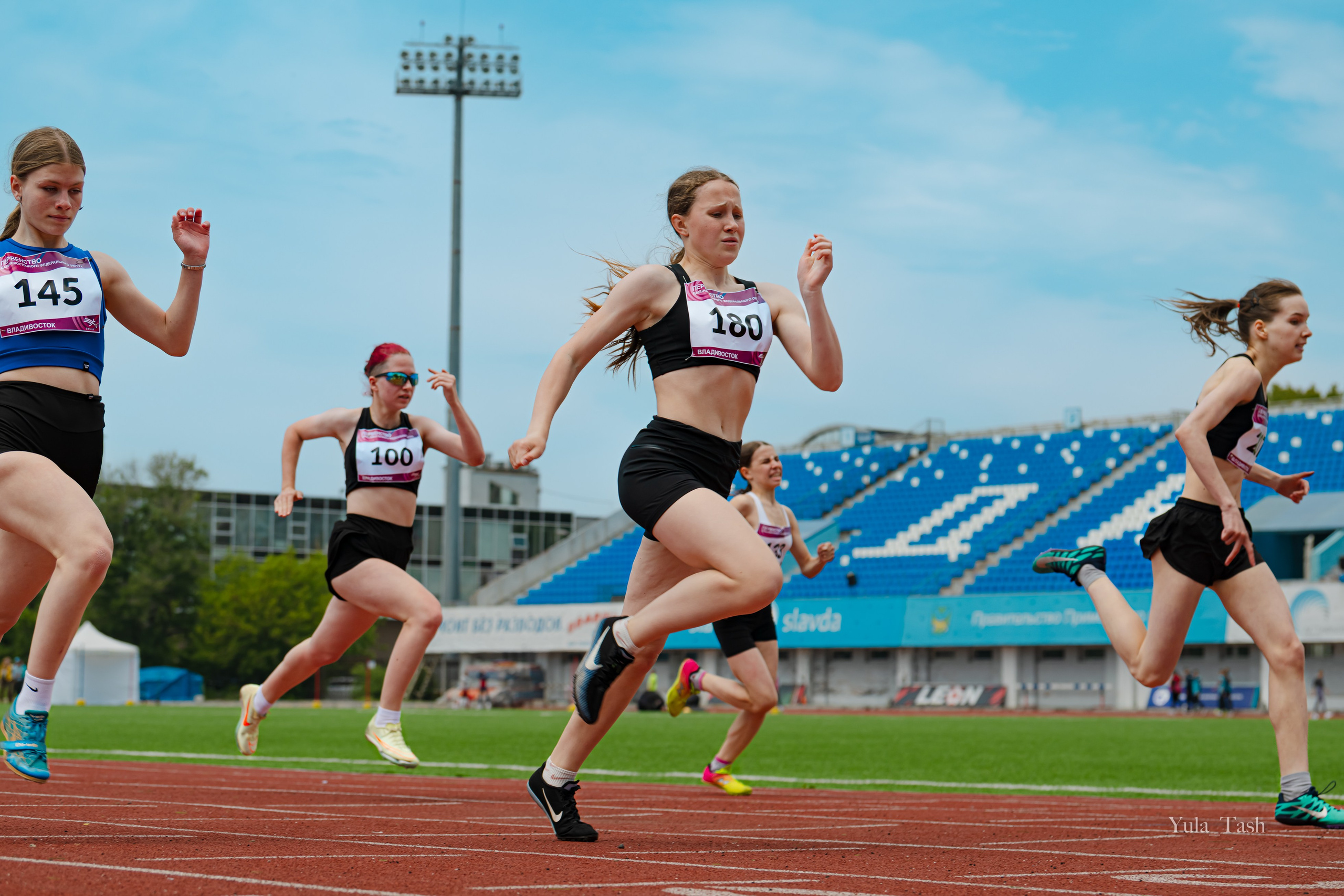 ЧЕМПИОНАТ И ПЕРВЕНСТВО ДФО ПО ЛЕГКОЙ АТЛЕТИКЕ. ЛЕТО 2025. Любимый фотограф