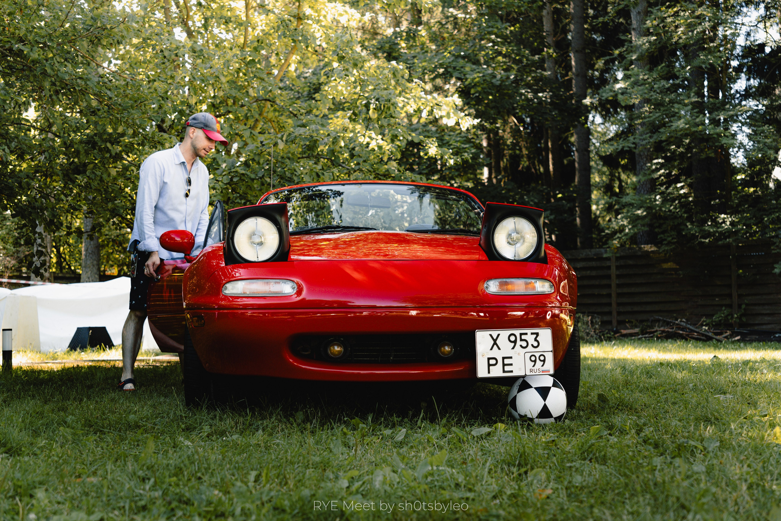 Масштабный летний фестиваль RYE Meet — встреча клуба любителей автомобилей старше 25-лет. Автомобильный фотограф Антон Цырулев