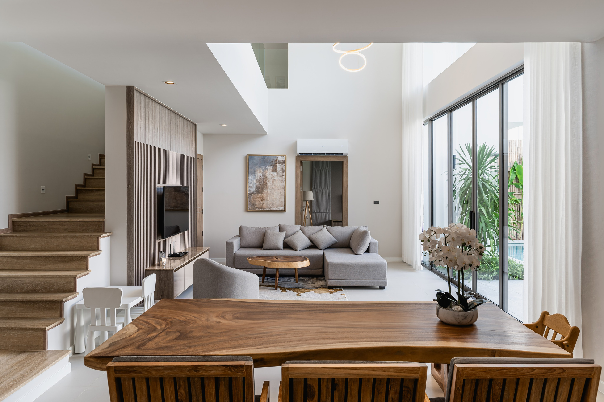 Interior real estate photography in Phuket — professional photos and videos. Yan Dolmatov — Photographer, Videographer, and Producer in Phuket