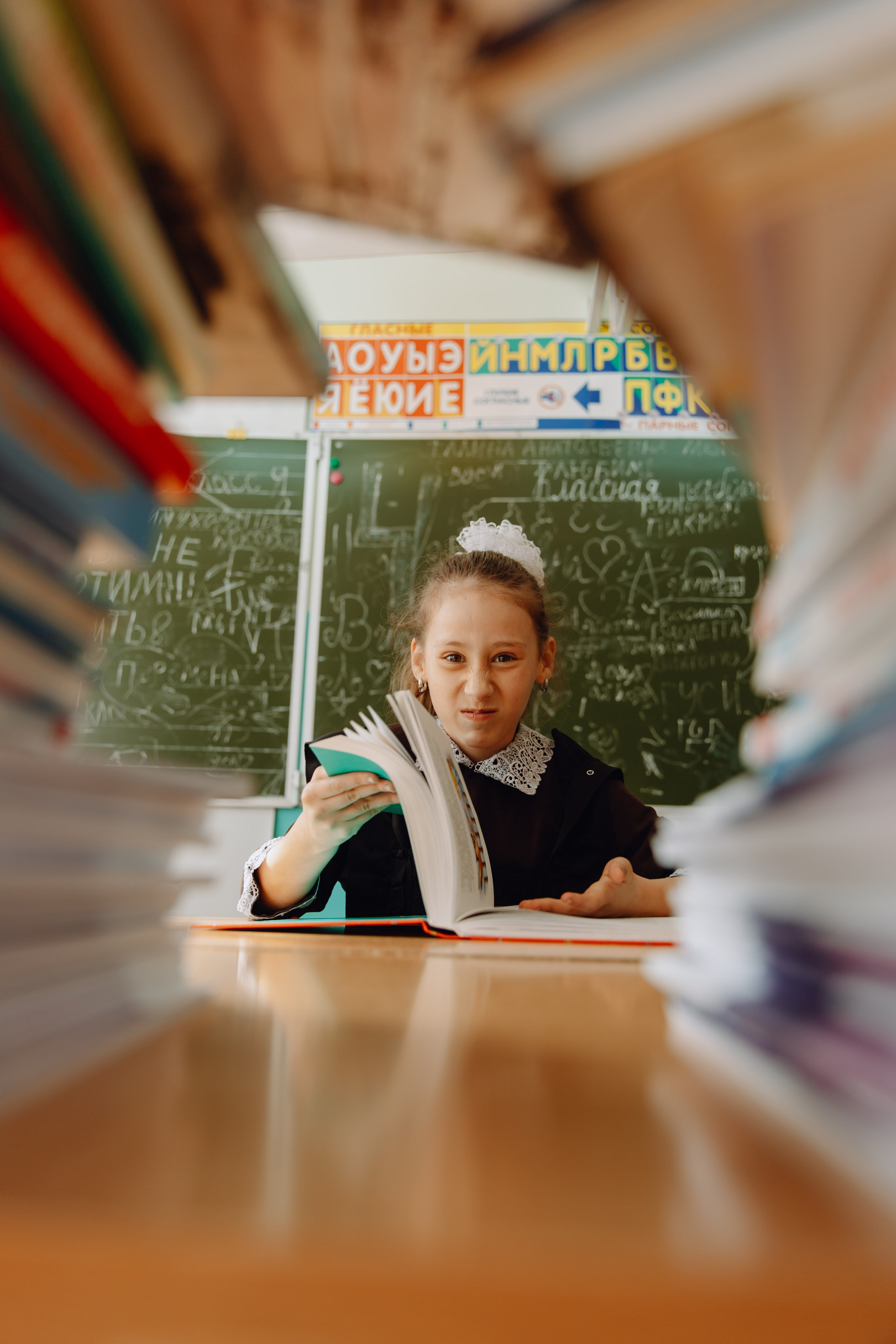 Школьные альбомы в Чернянке. Фотограф Максим Никонов