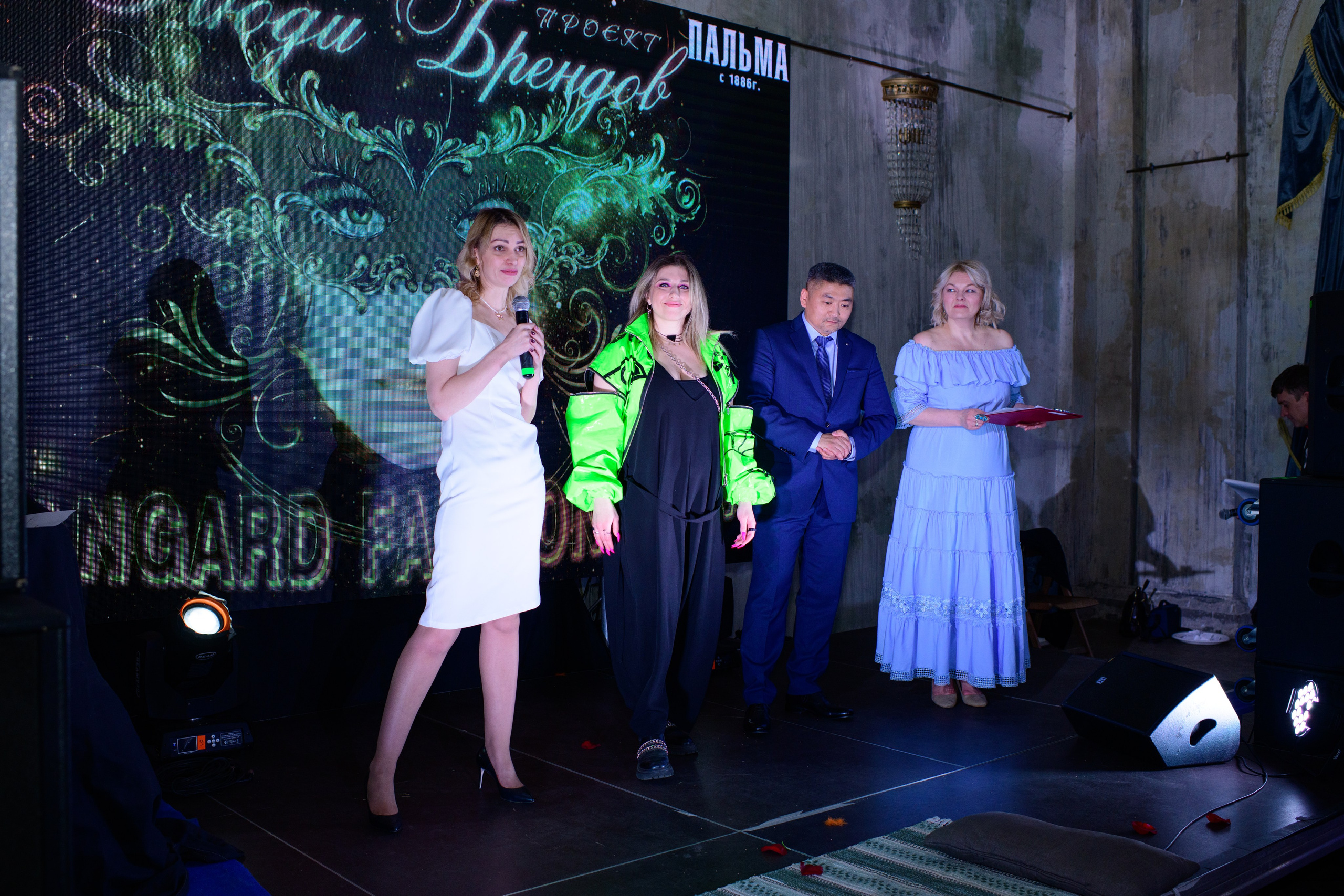 Репортаж модного показа «Люди брендов». Организация и проведение фотосъемок в Санкт-Петербурге. Фотограф Смирягин Илья