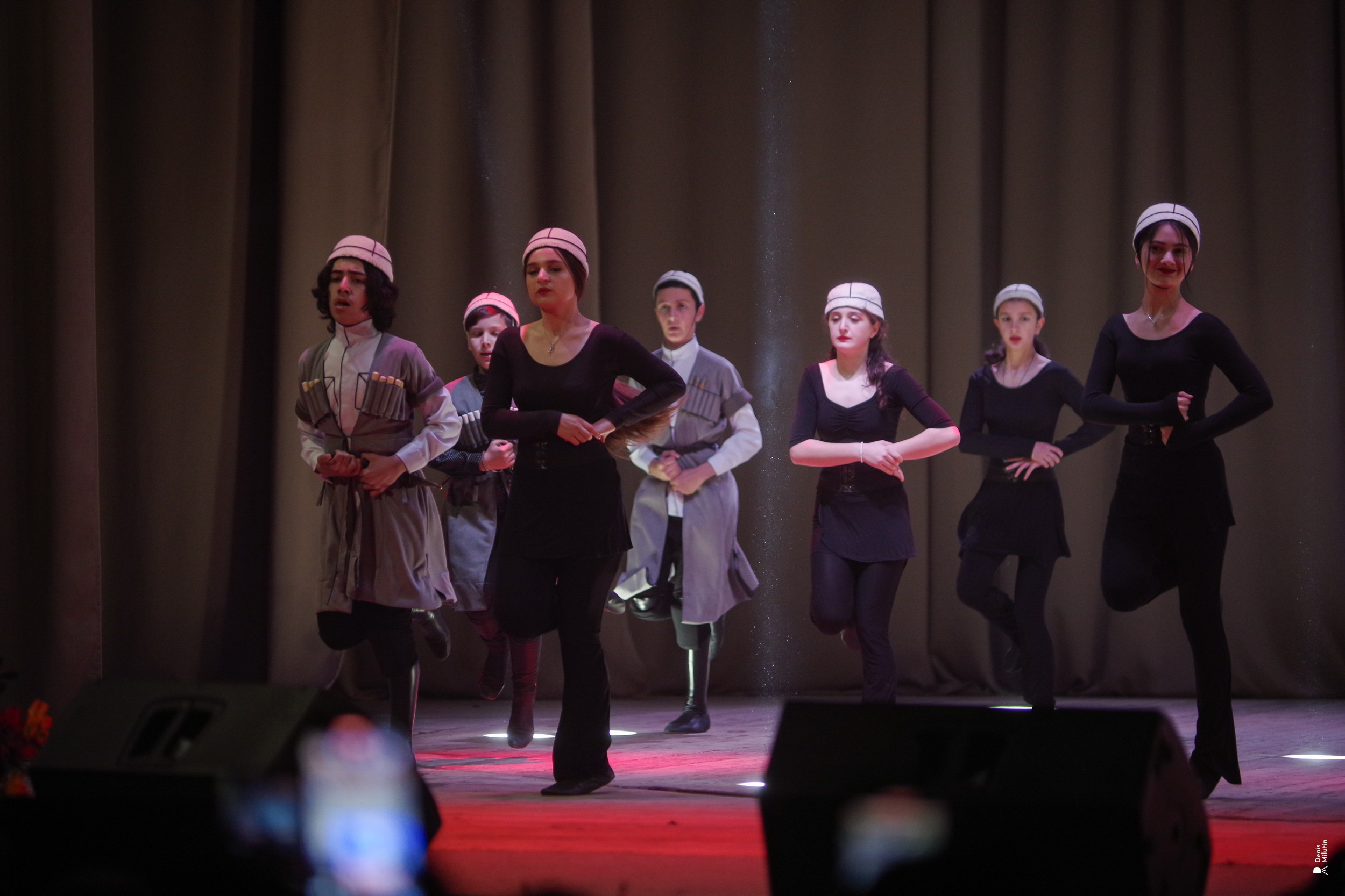 Танцы в Хоби. Портретный фотограф Денис Милютин