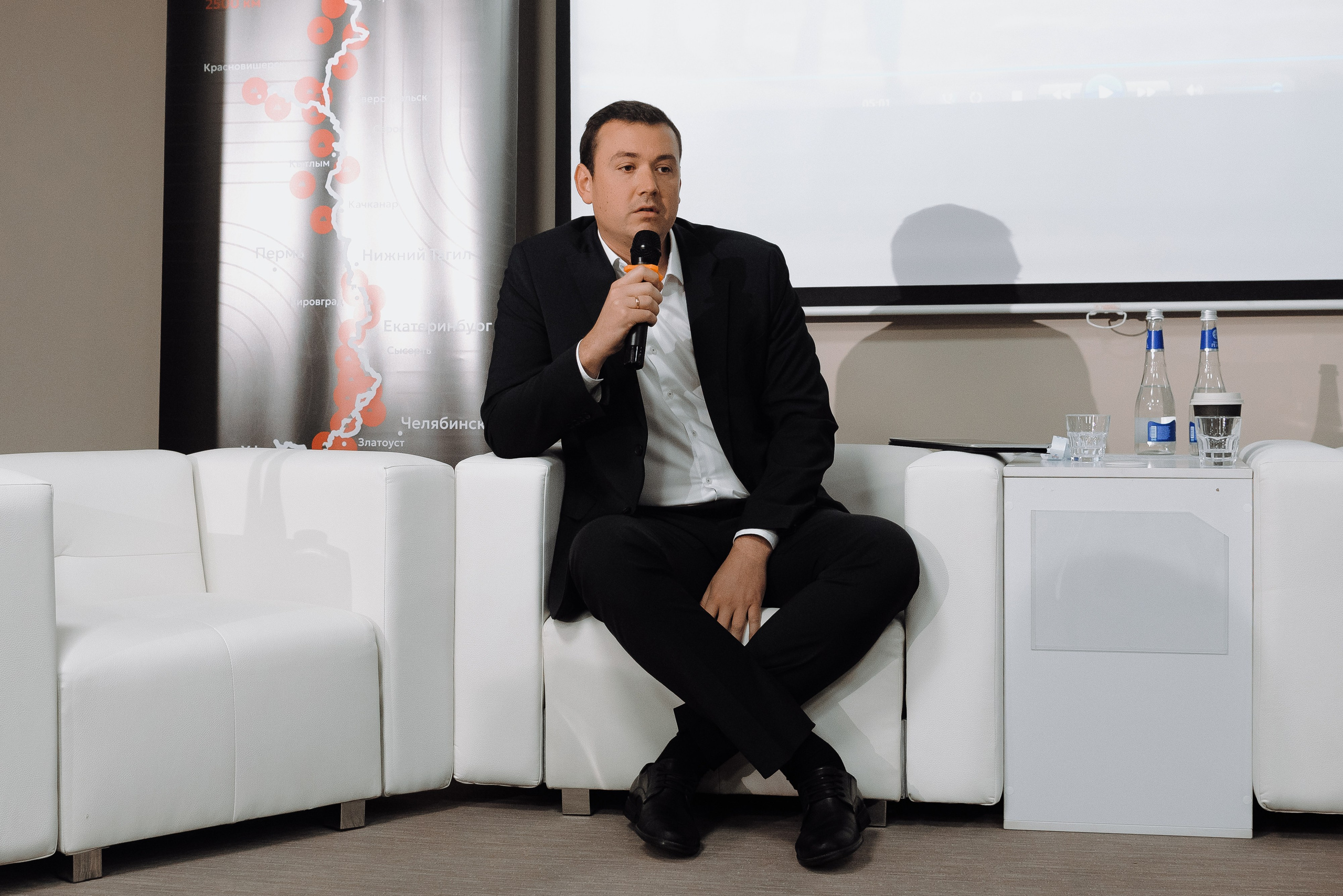 ОБЛАСТНАЯ КОНФЕРЕНЦИЯ «РАЗВИТИЕ ТУРИЗМА В ЧЕЛЯБИНСКОЙ ОБЛАСТИ». Репортажный фотограф Зуев Роман г. Челябинск